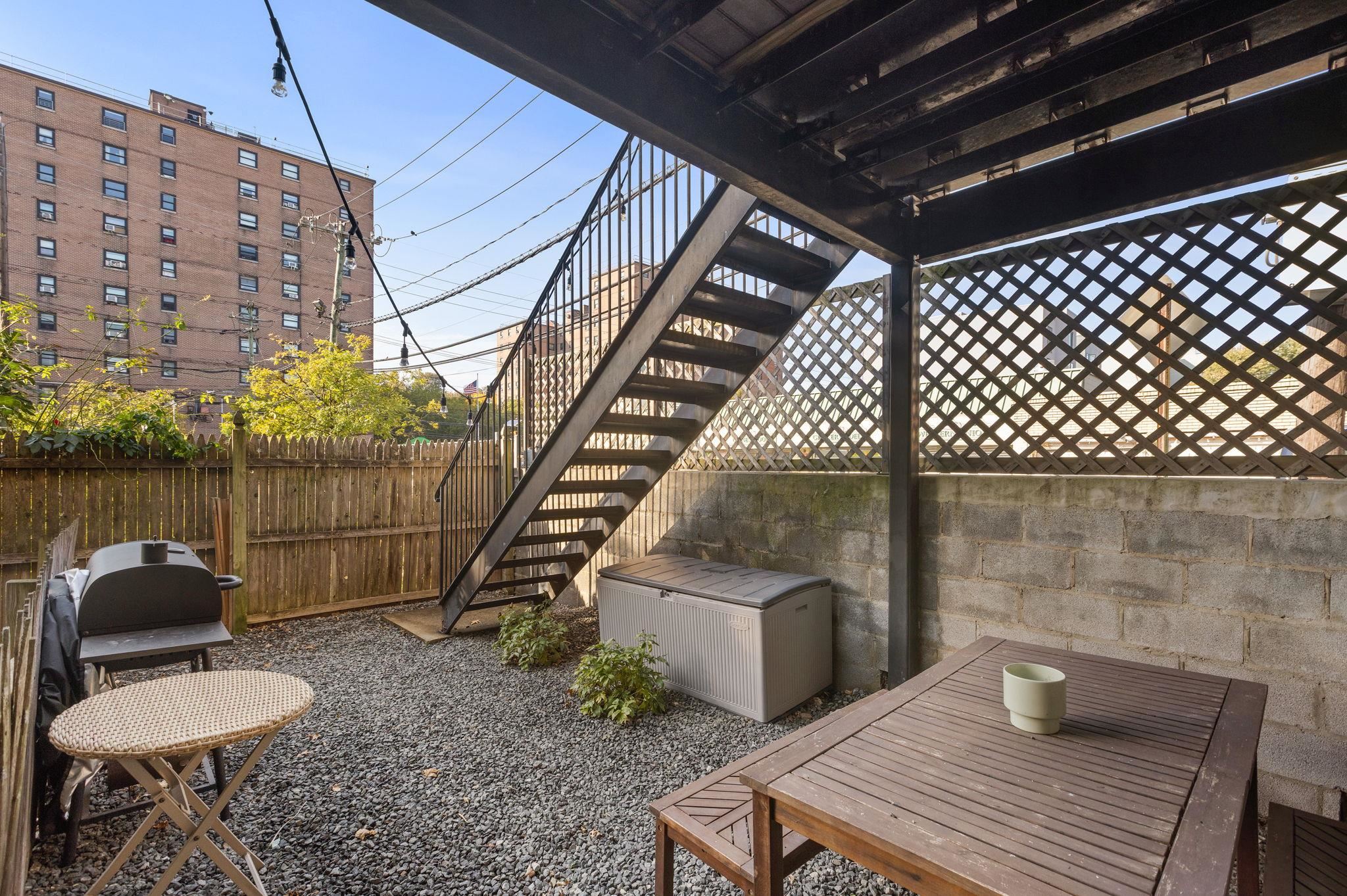 232 MONROE ST Unit: 1N