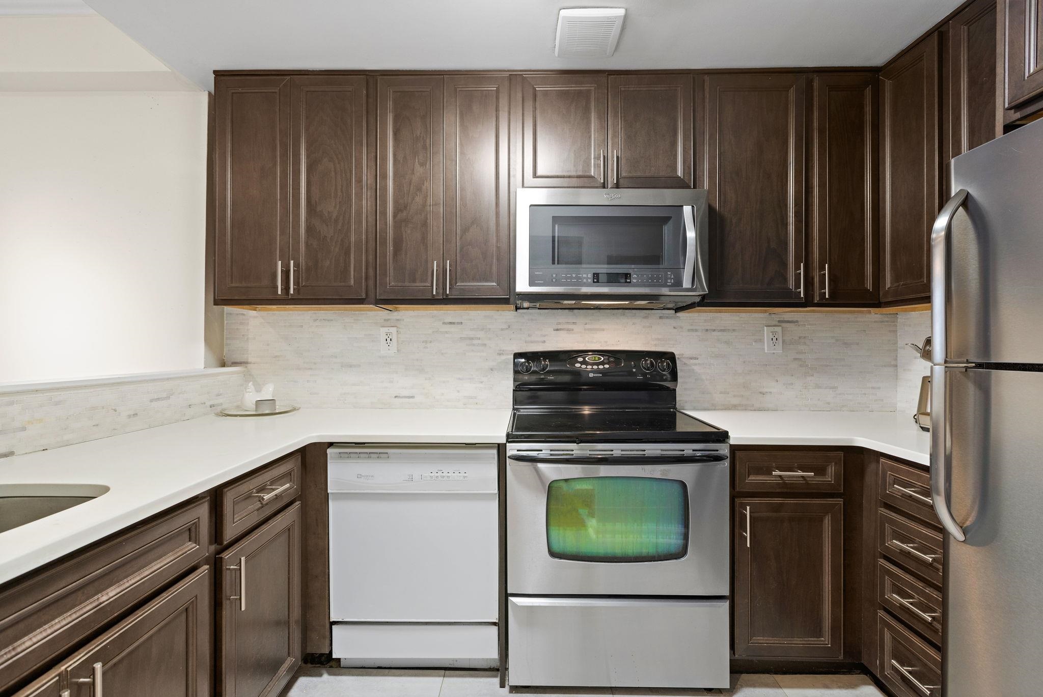 232 MONROE ST Unit: 1N