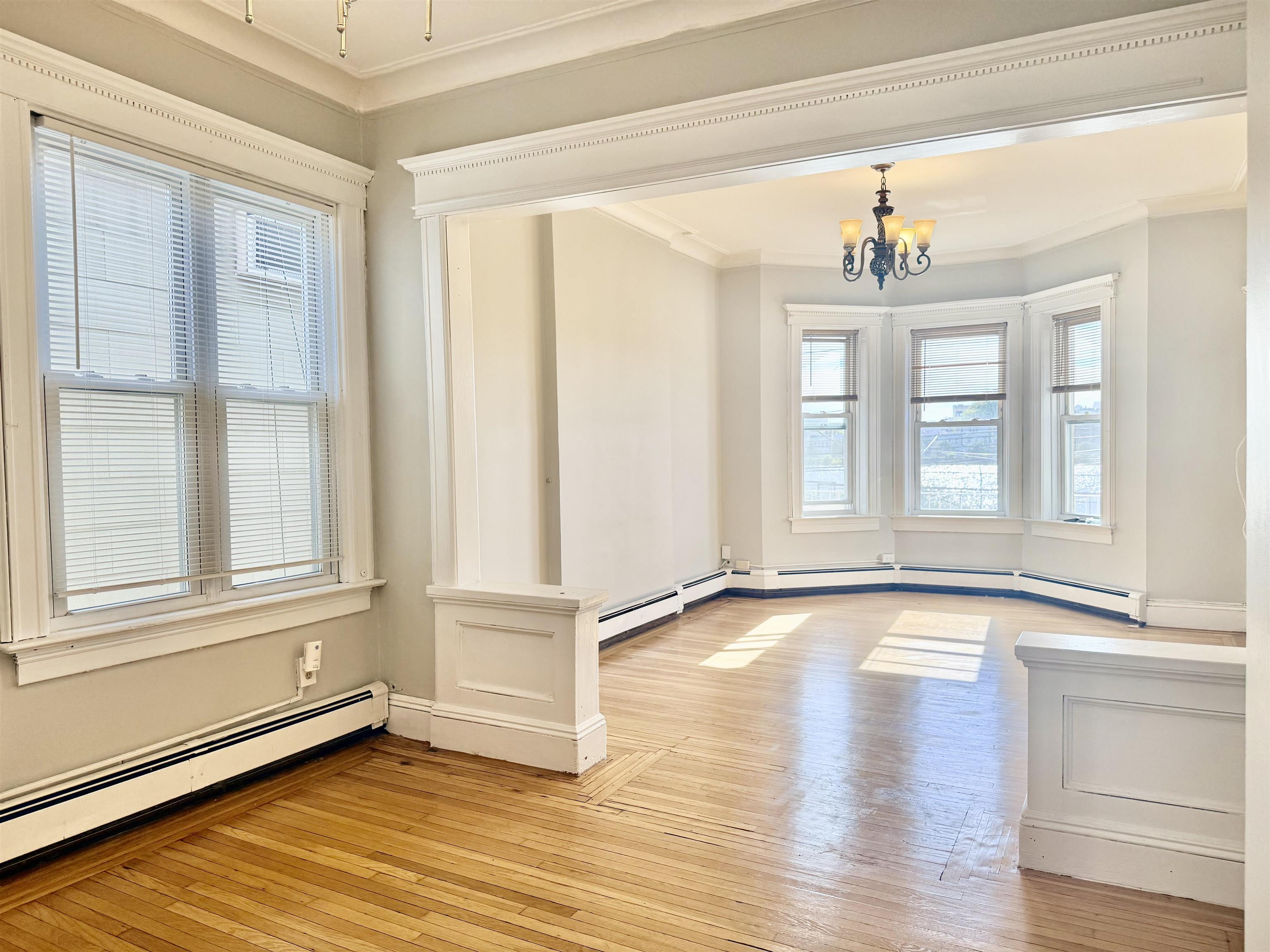 206 HIGHPOINT AVE Unit: 2