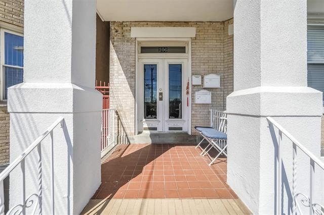206 HIGHPOINT AVE Unit: 2