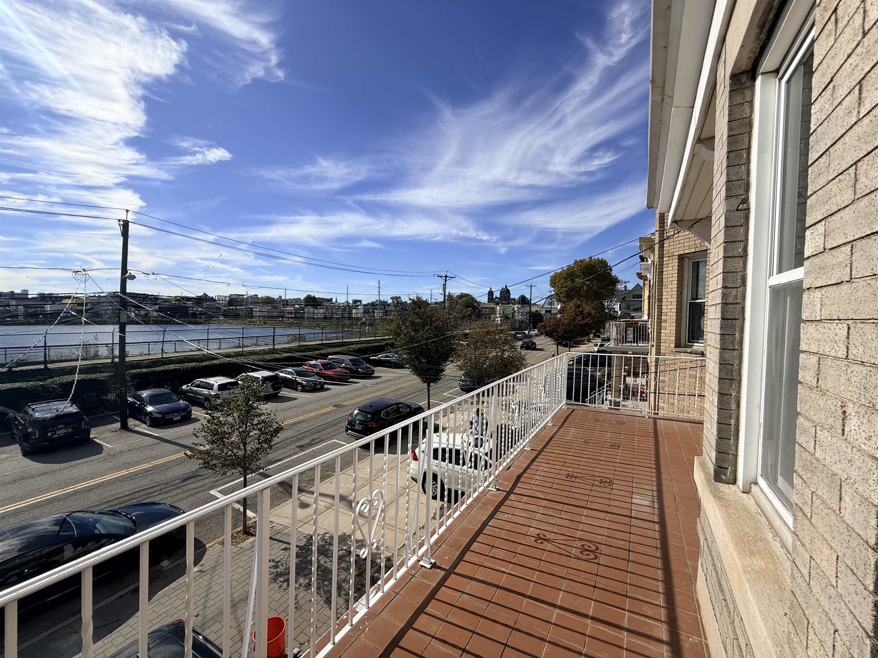 206 HIGHPOINT AVE Unit: 2