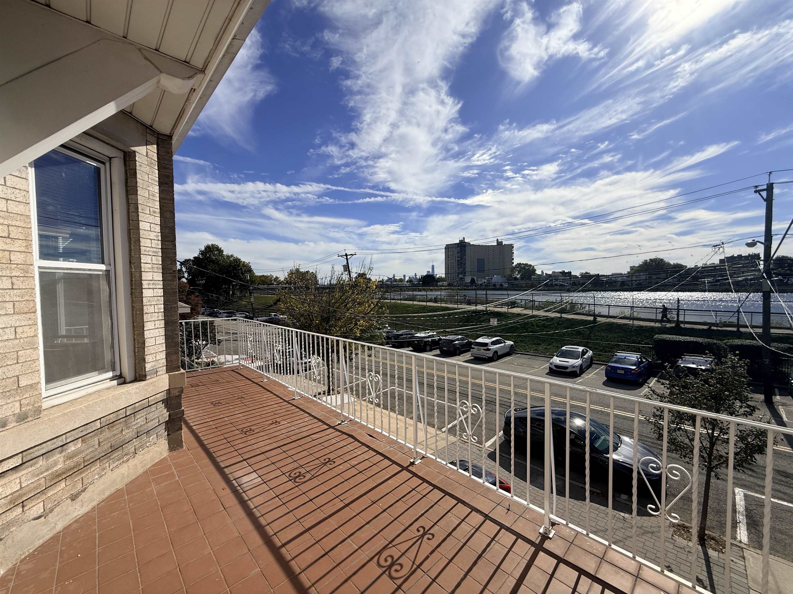206 HIGHPOINT AVE Unit: 2