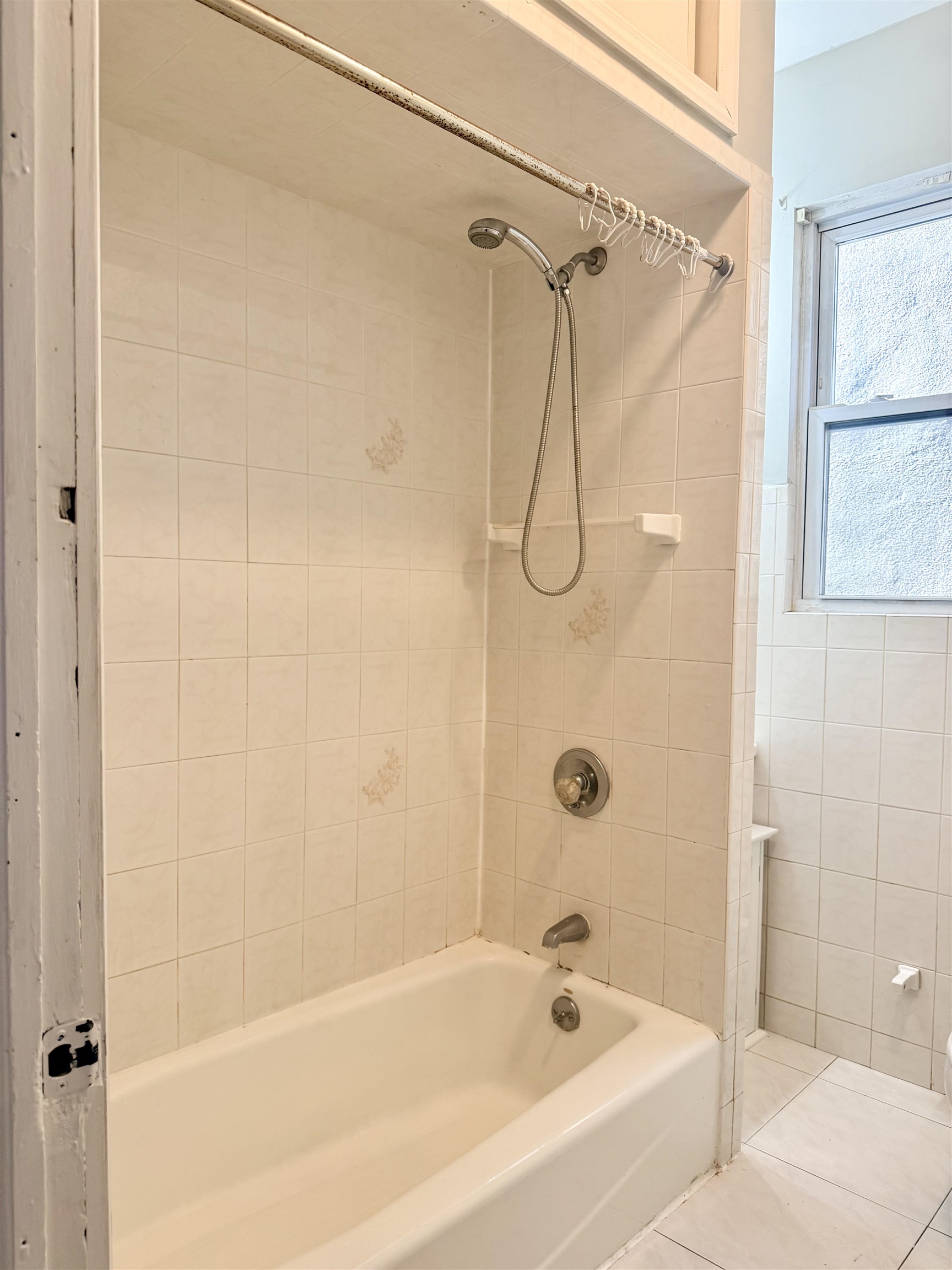 206 HIGHPOINT AVE Unit: 2