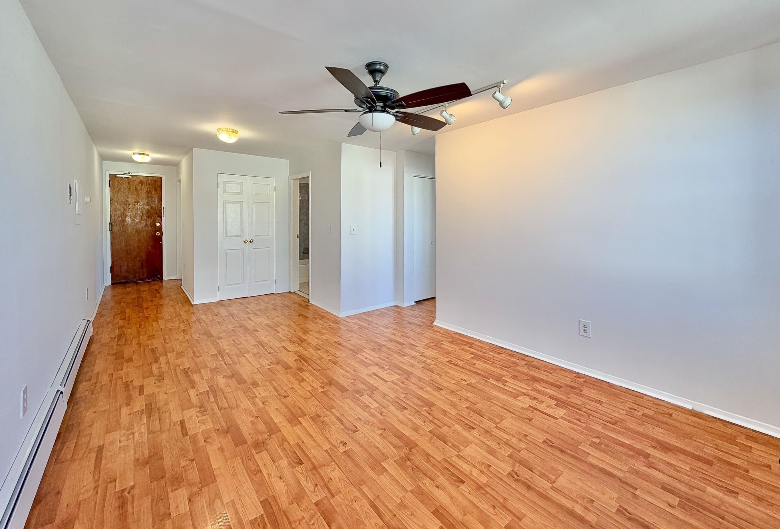 787 SUMMIT AVE Unit: 11