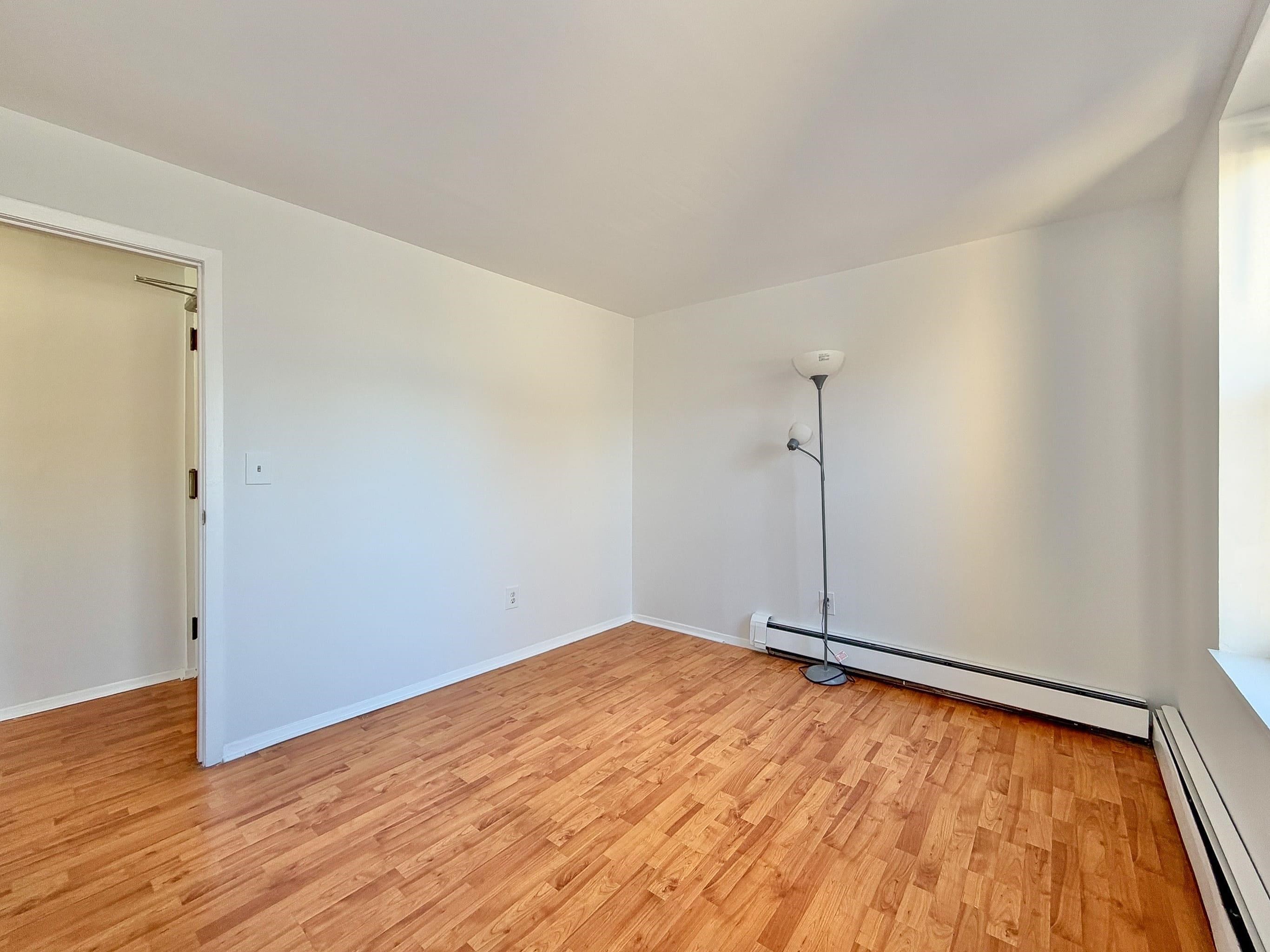 787 SUMMIT AVE Unit: 11