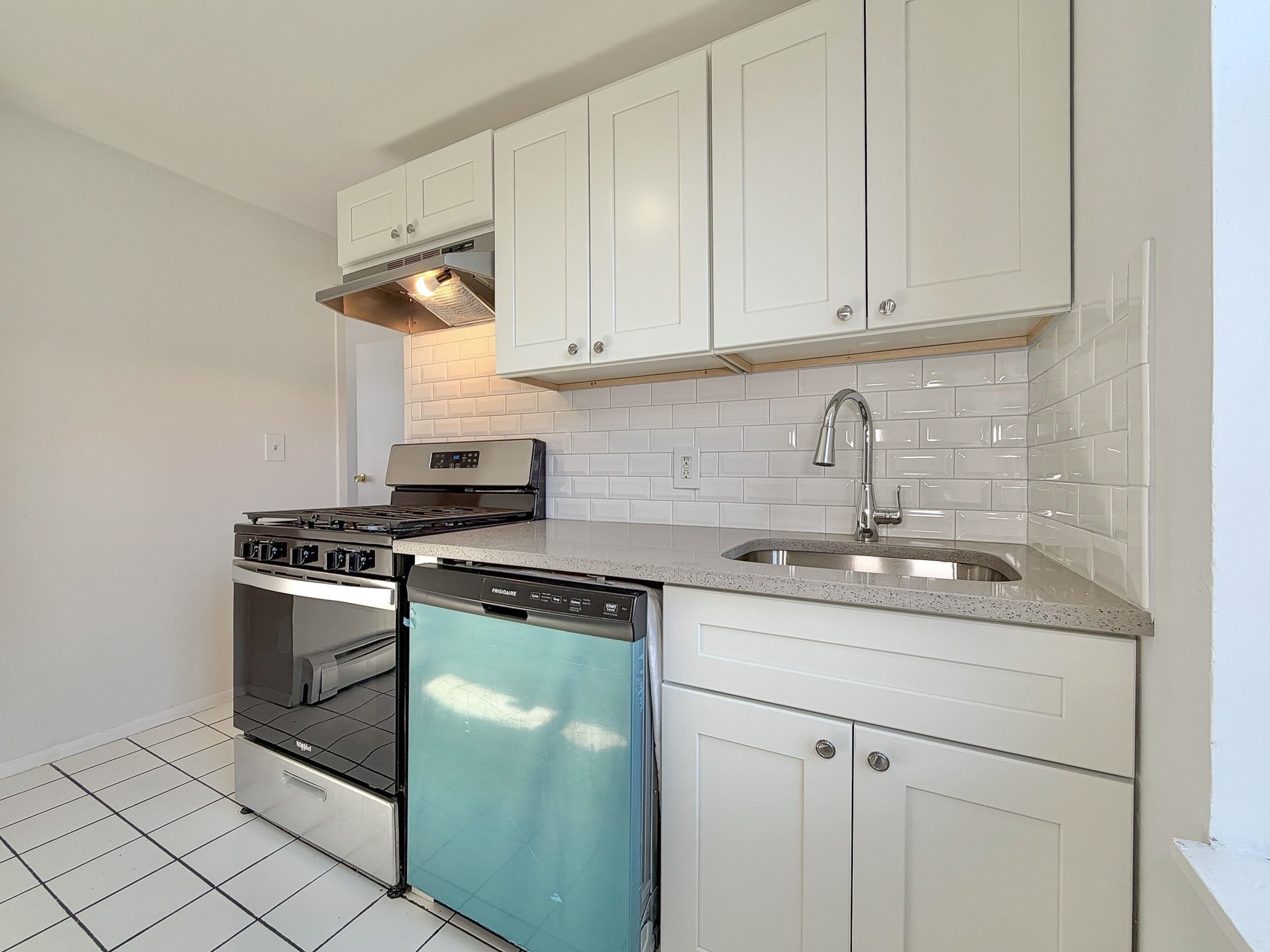 787 SUMMIT AVE Unit: 11