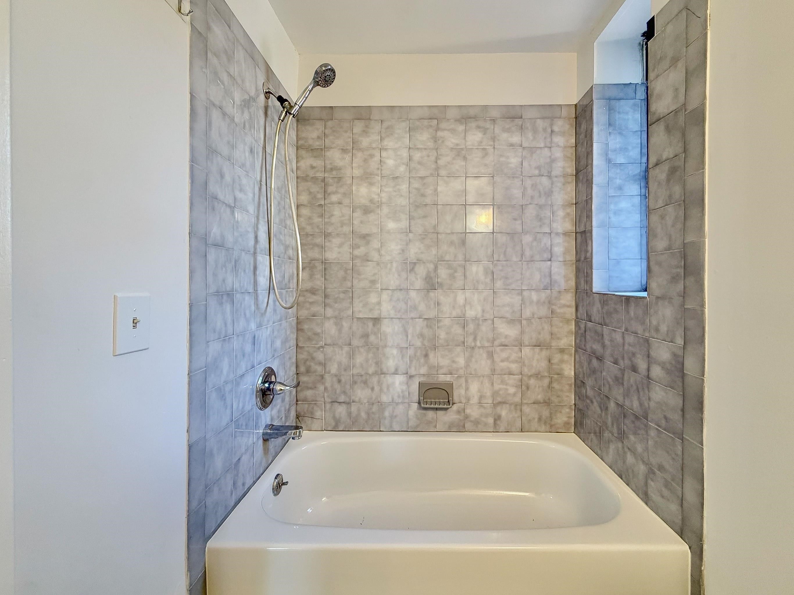 787 SUMMIT AVE Unit: 11
