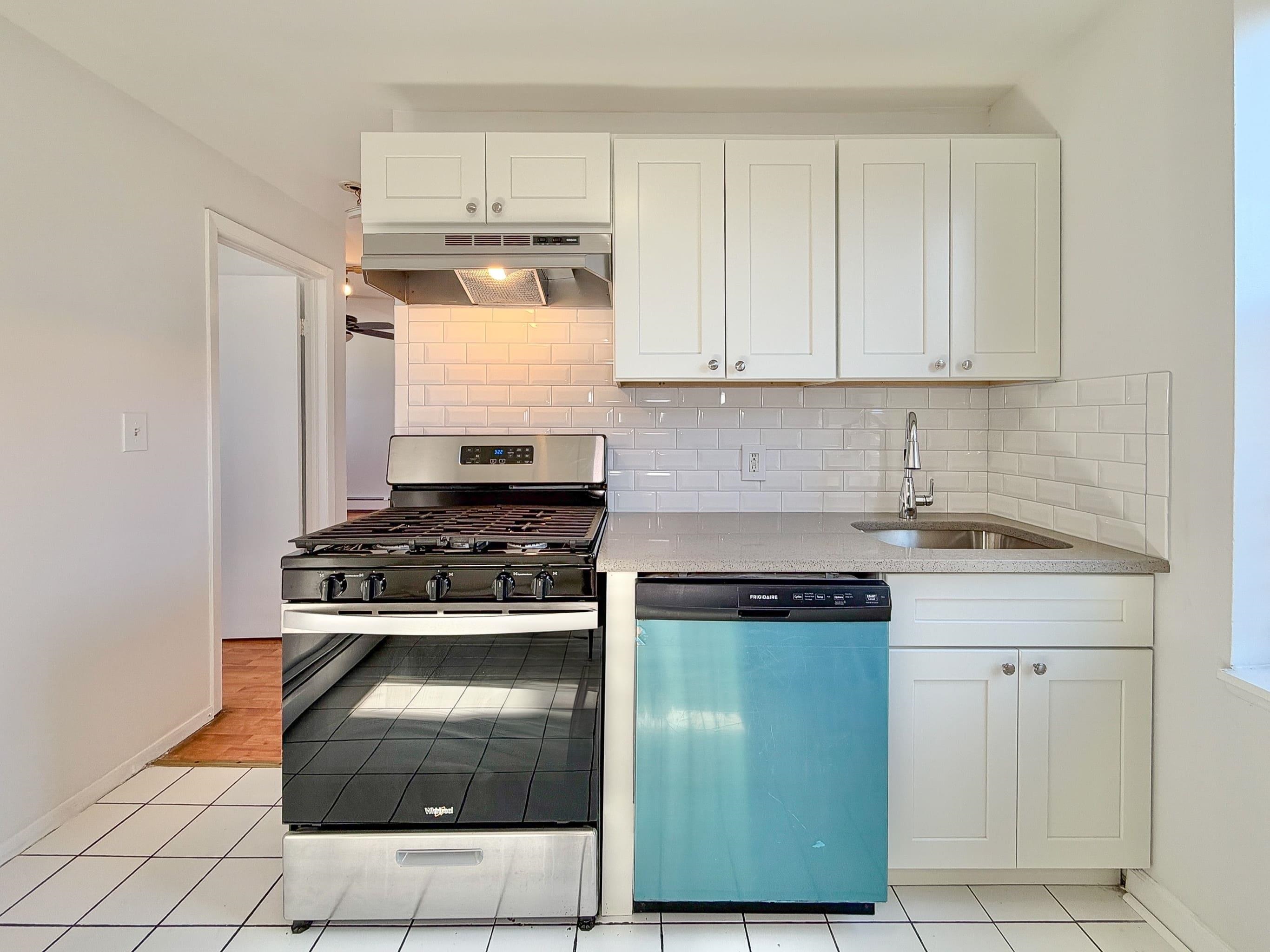 787 SUMMIT AVE Unit: 11