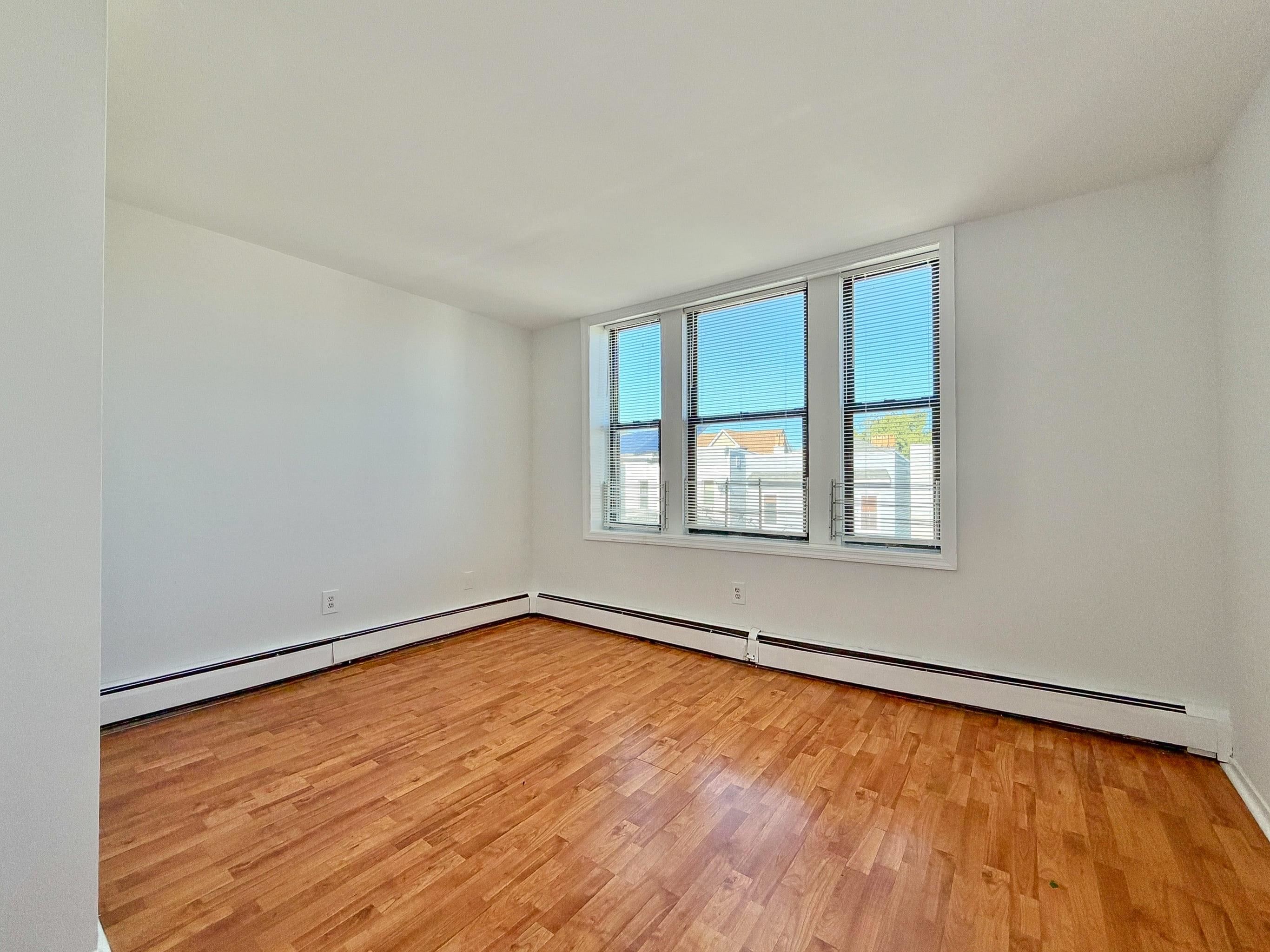 787 SUMMIT AVE Unit: 11