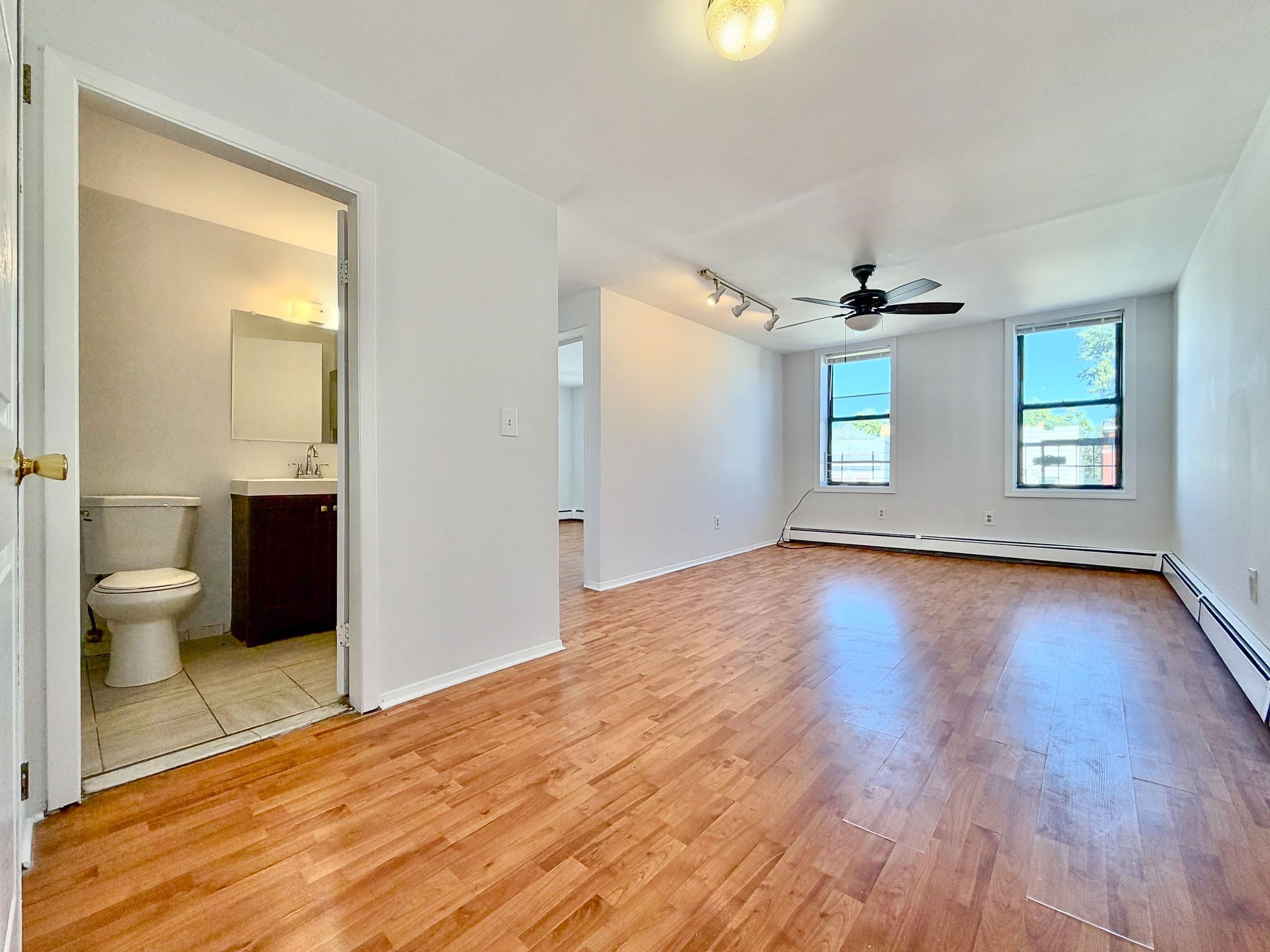 787 SUMMIT AVE Unit: 11