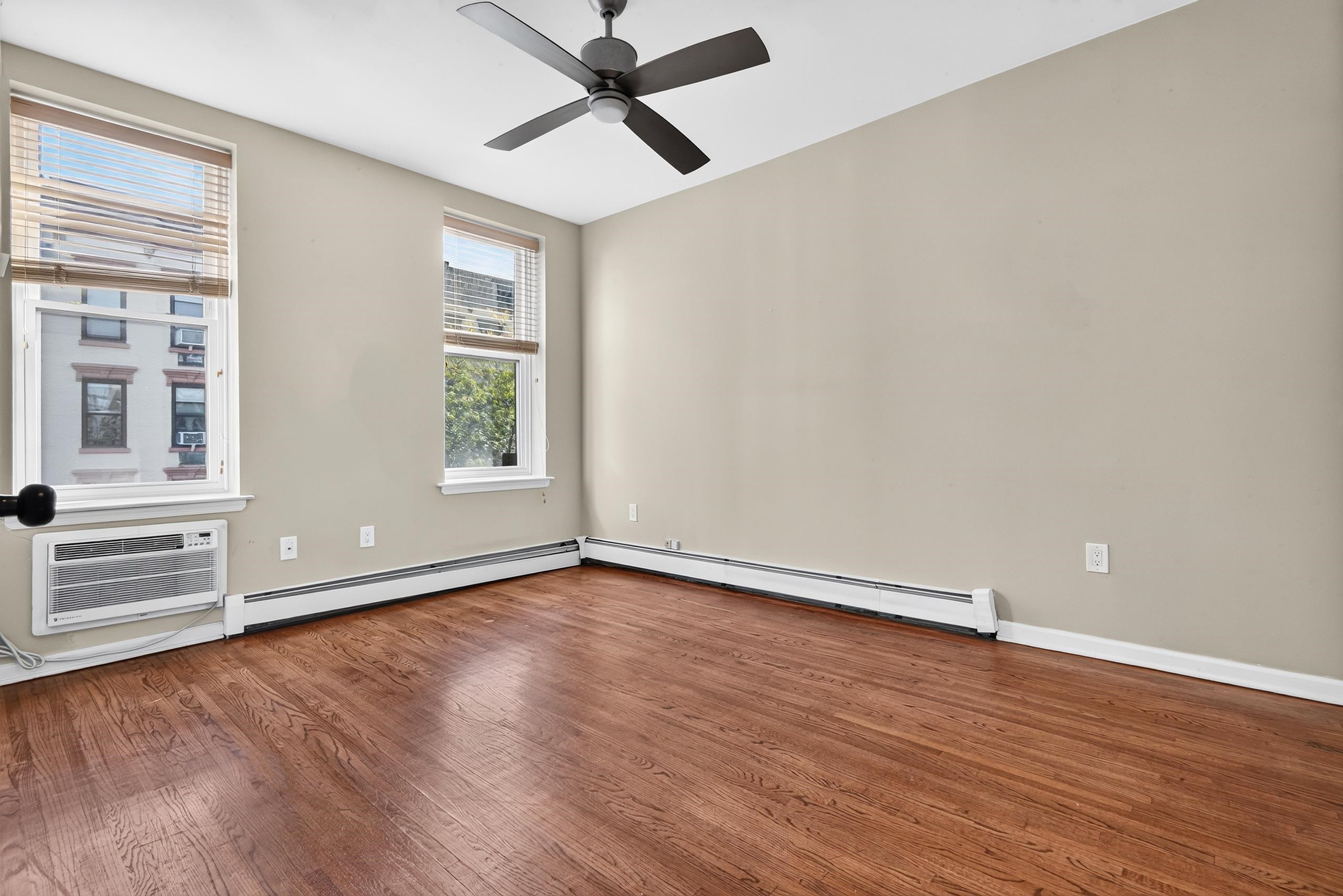82 BLOOMFIELD ST