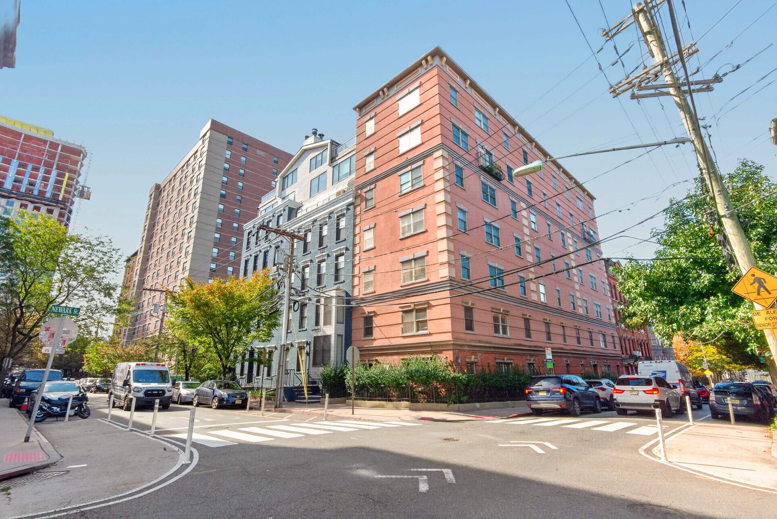 82 BLOOMFIELD ST