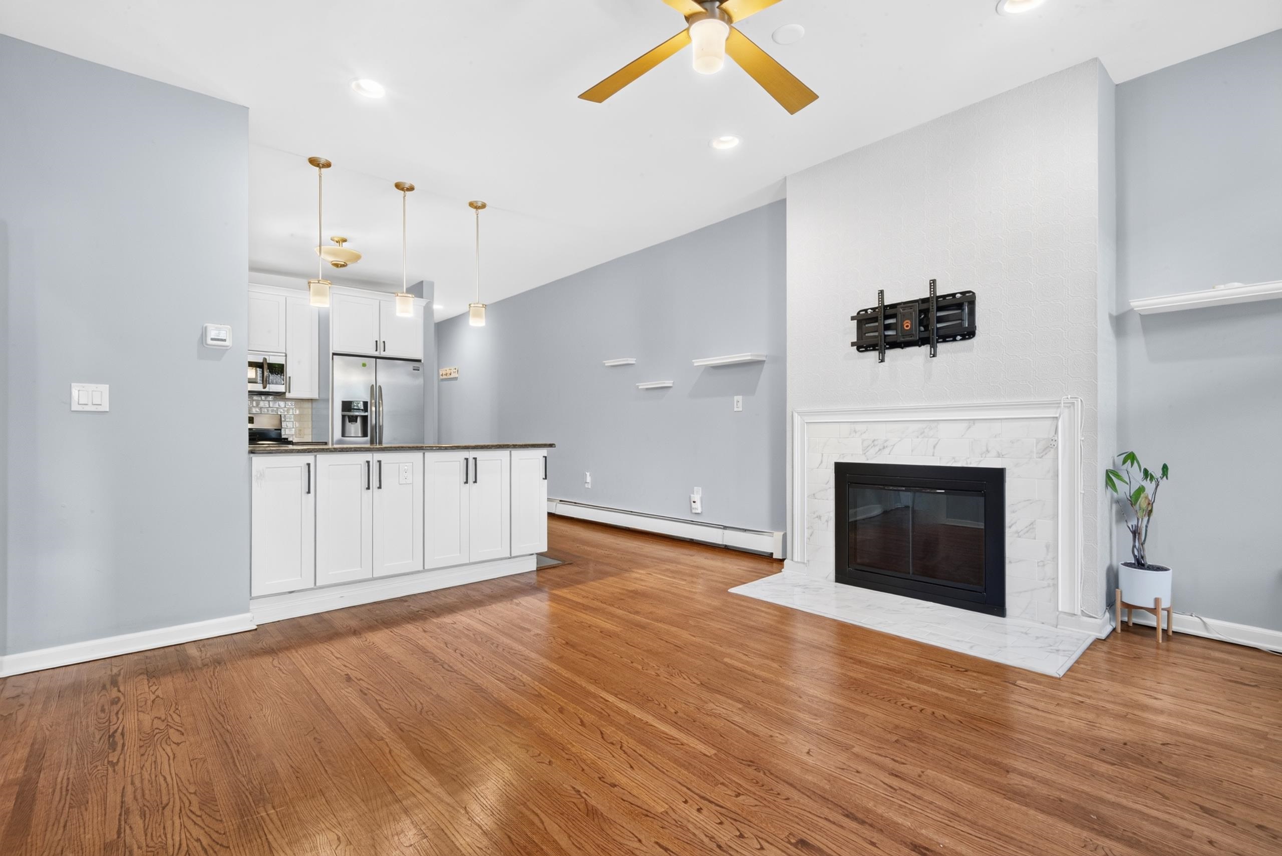 82 BLOOMFIELD ST