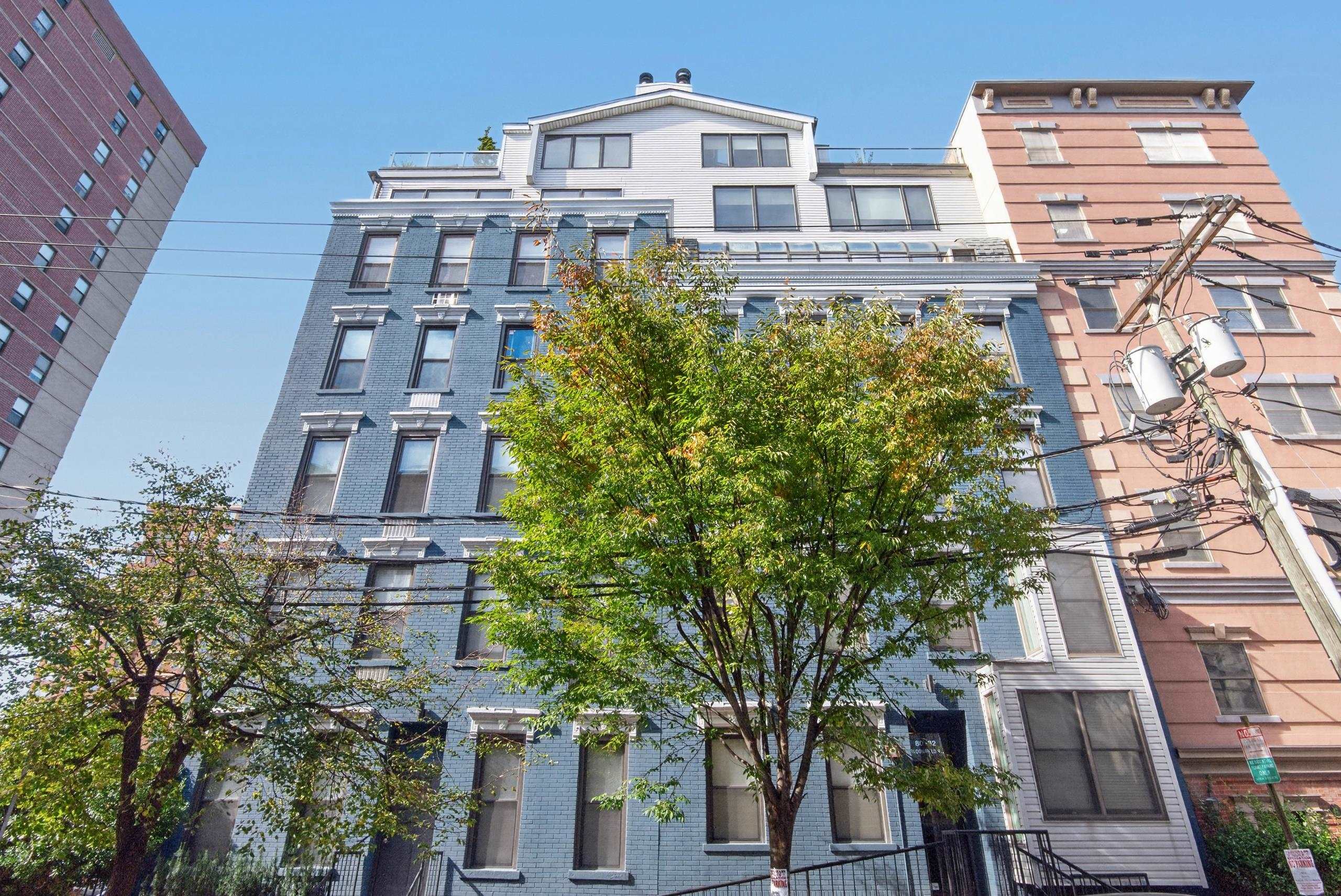 82 BLOOMFIELD ST