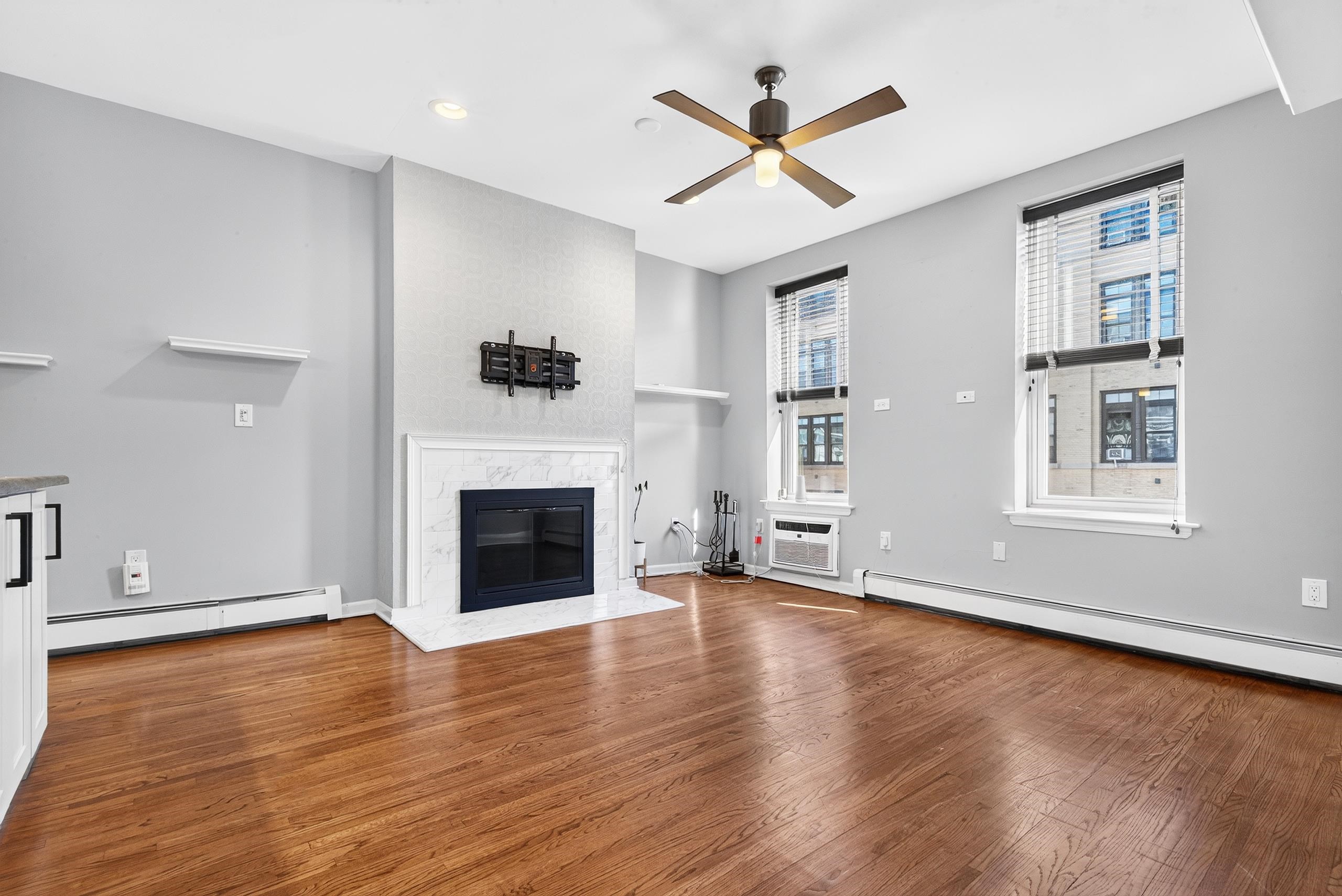 82 BLOOMFIELD ST
