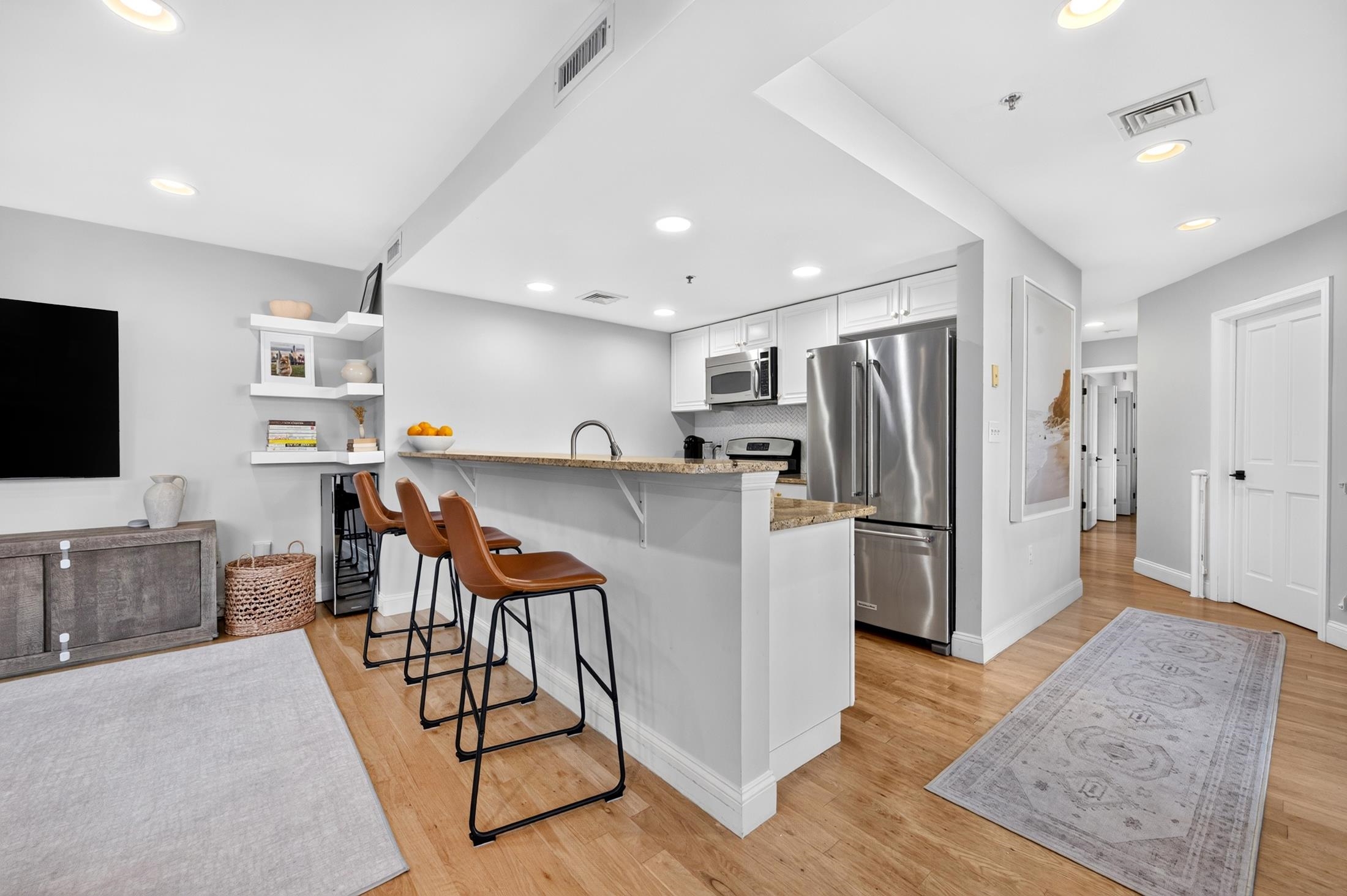 150 14TH ST Unit: 202