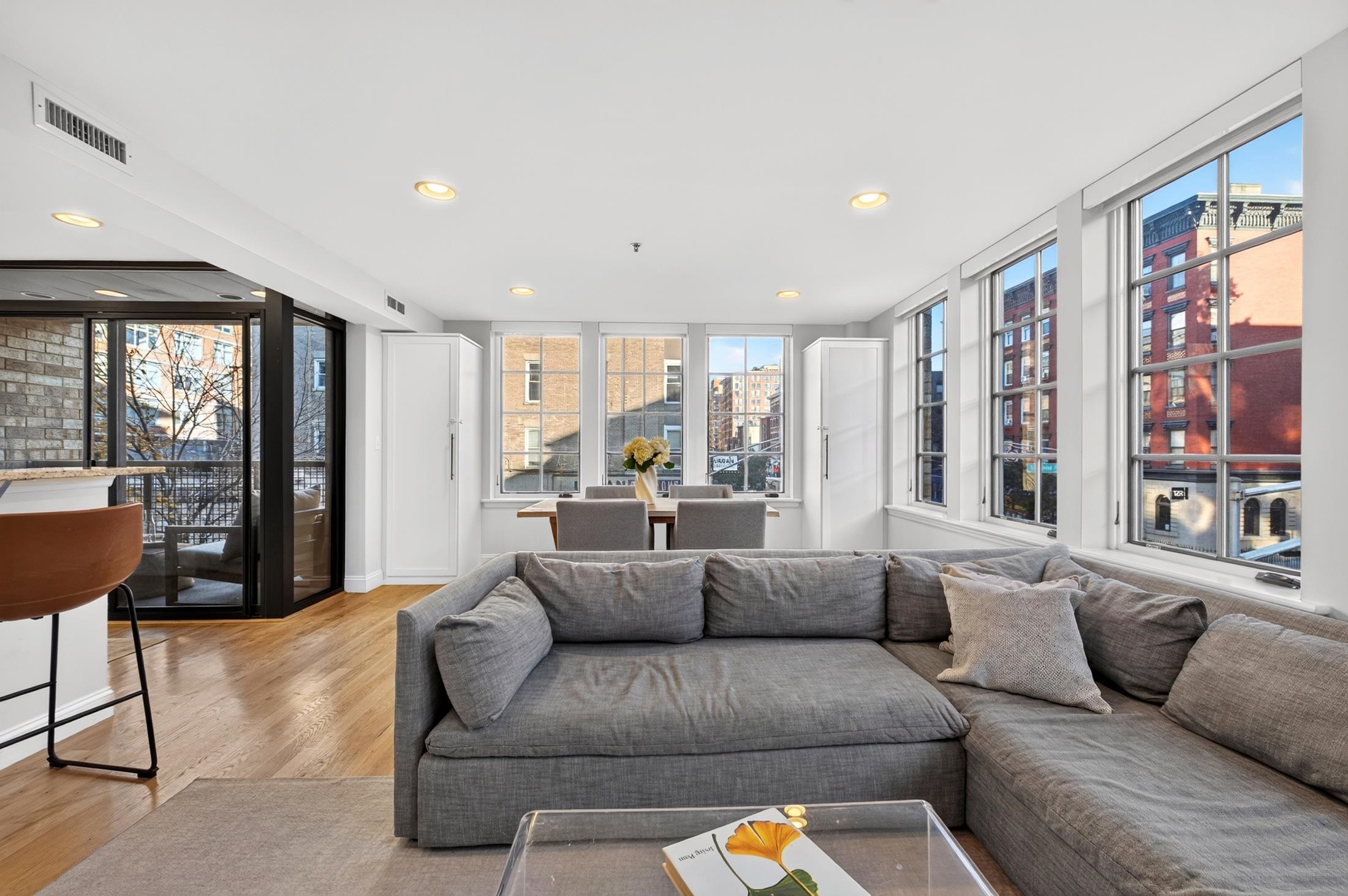 150 14TH ST Unit: 202