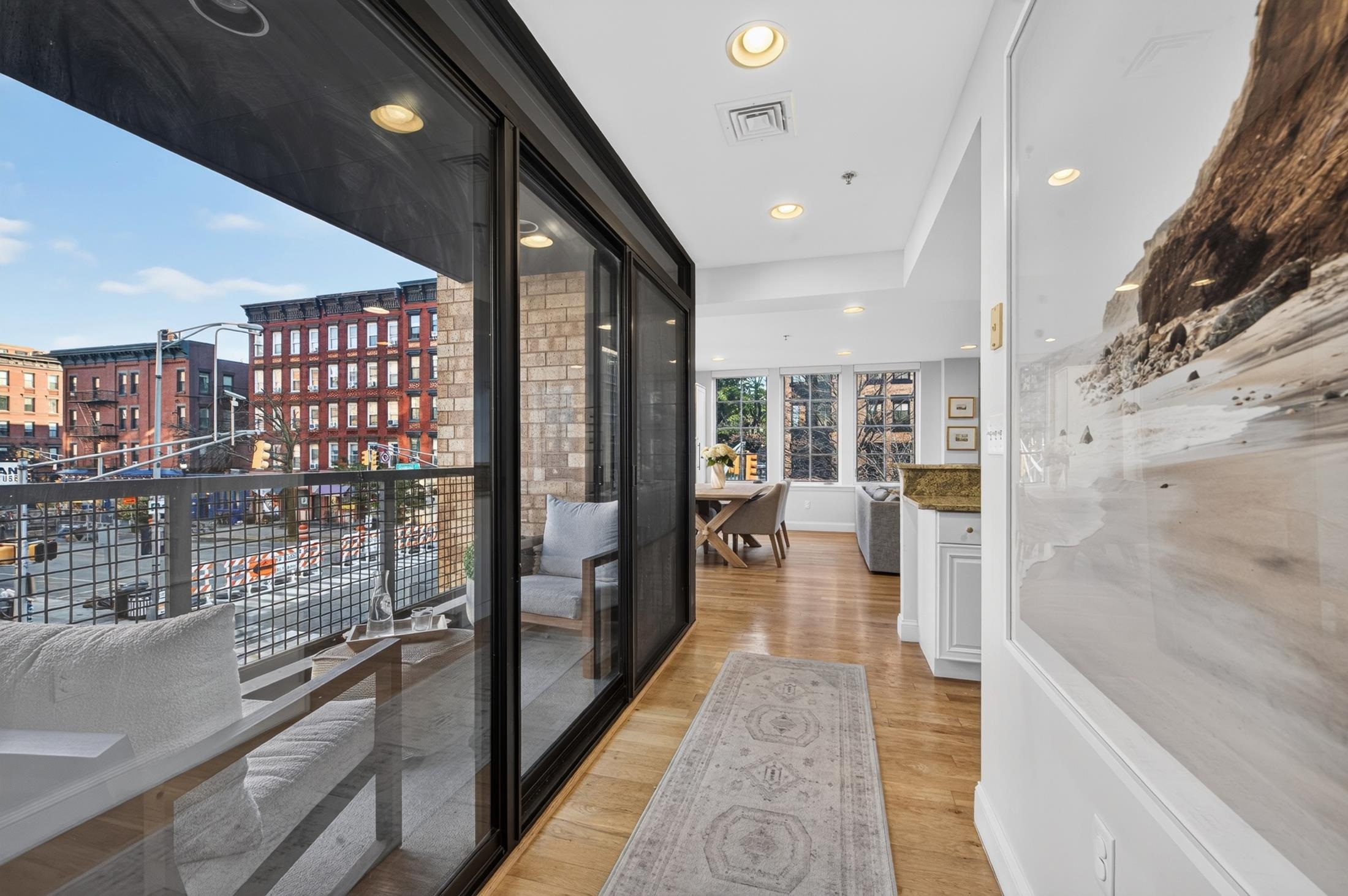 150 14TH ST Unit: 202