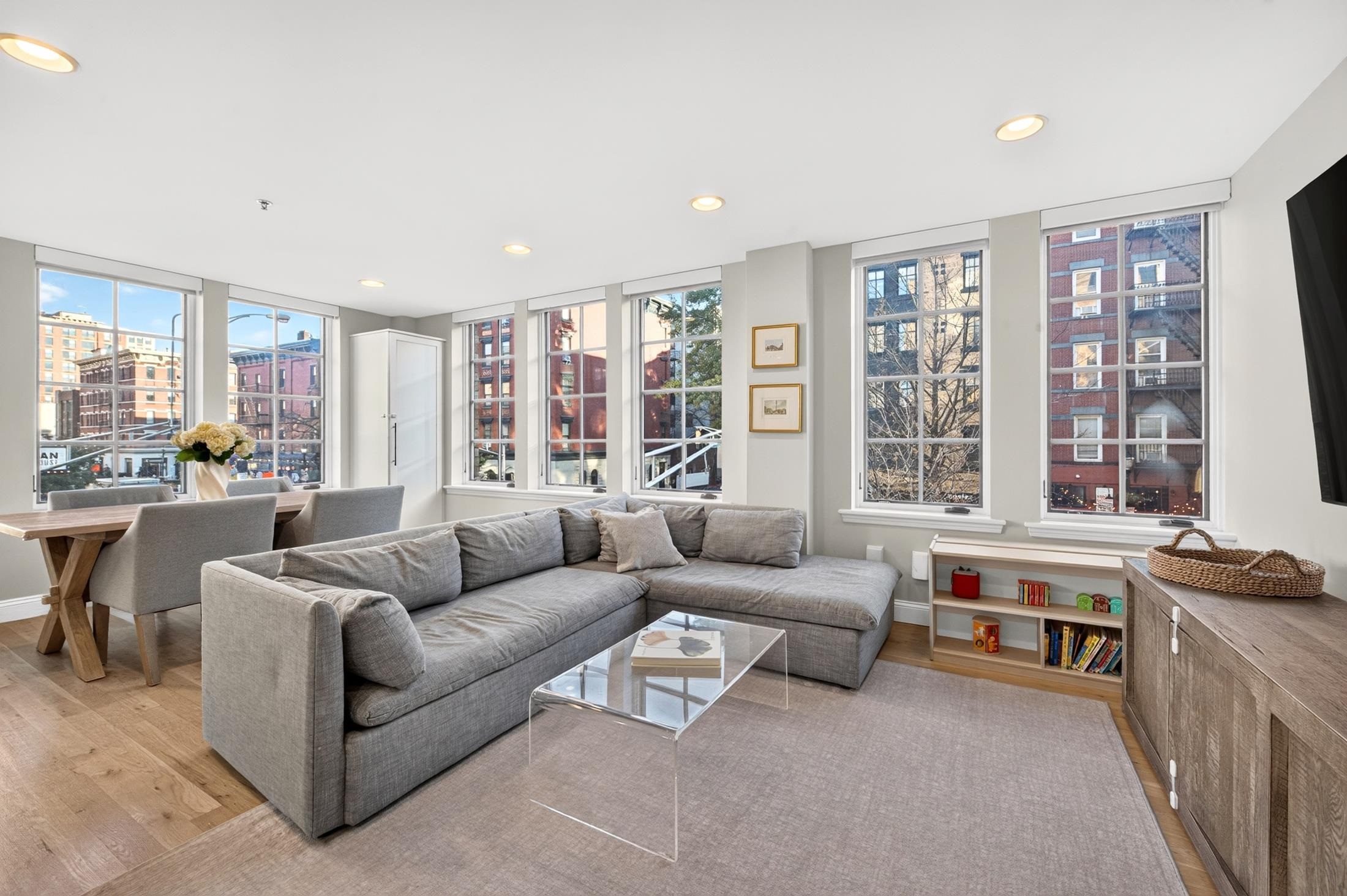 150 14TH ST Unit: 202