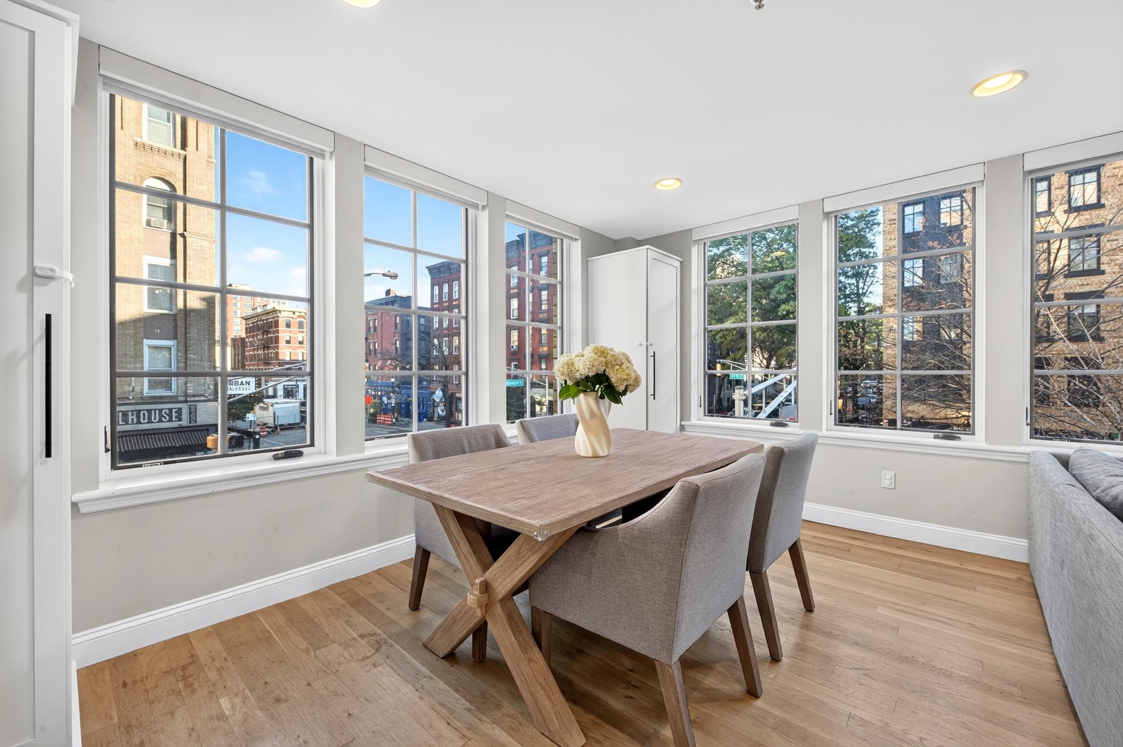 150 14TH ST Unit: 202