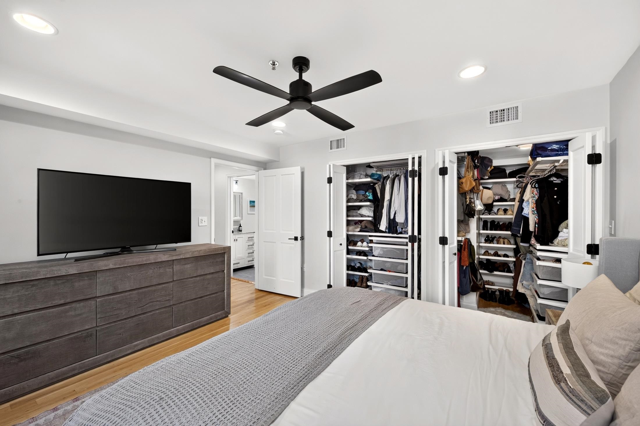 150 14TH ST Unit: 202