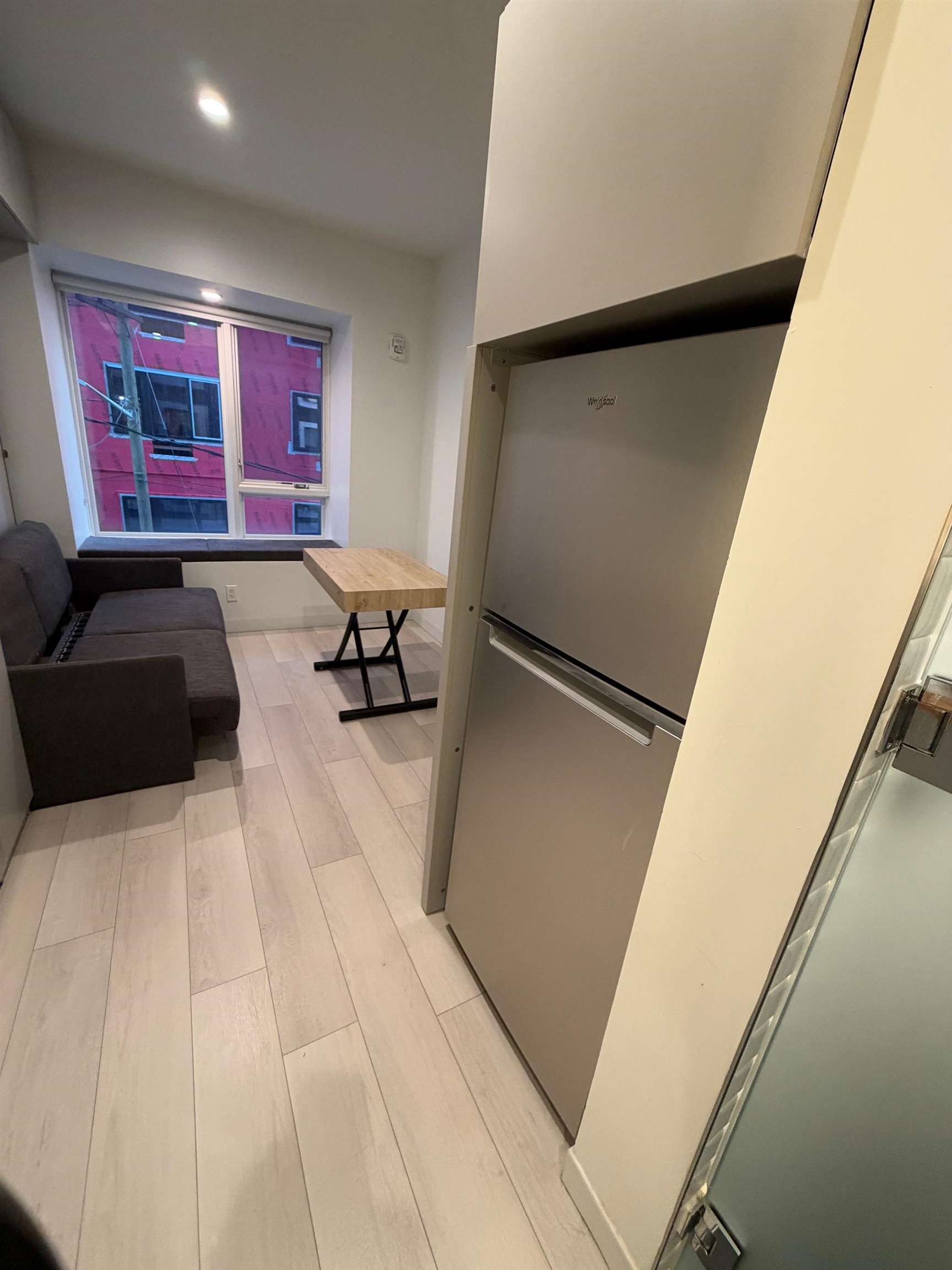 190 ACADEMY ST Unit: 702
