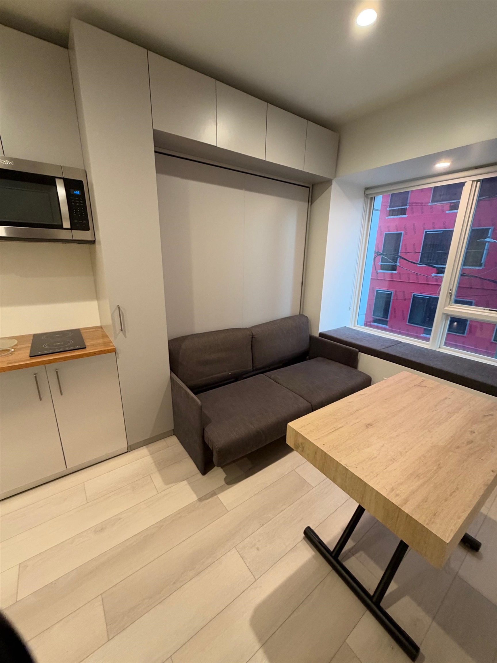 190 ACADEMY ST Unit: 702