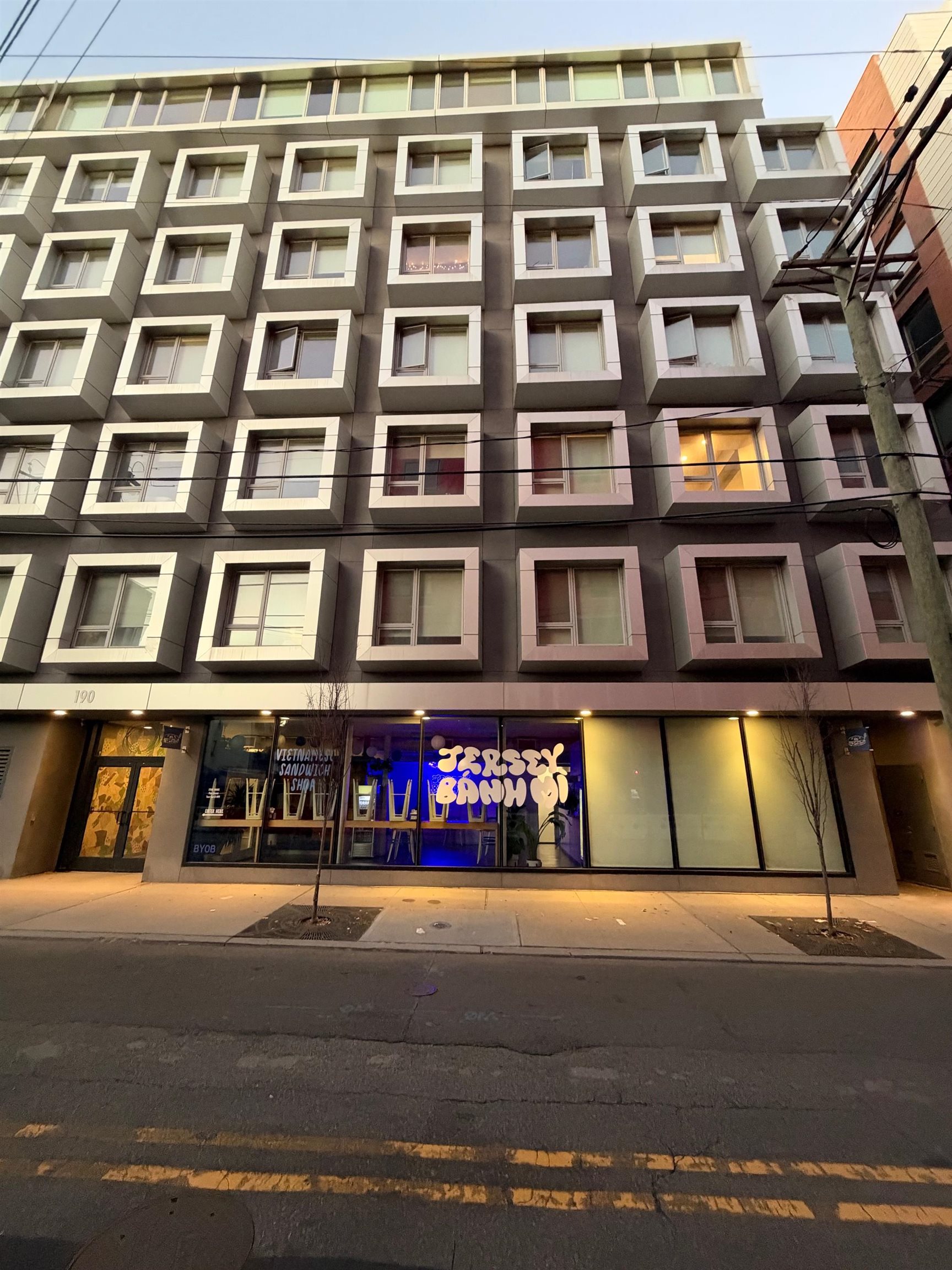 190 ACADEMY ST Unit: 702