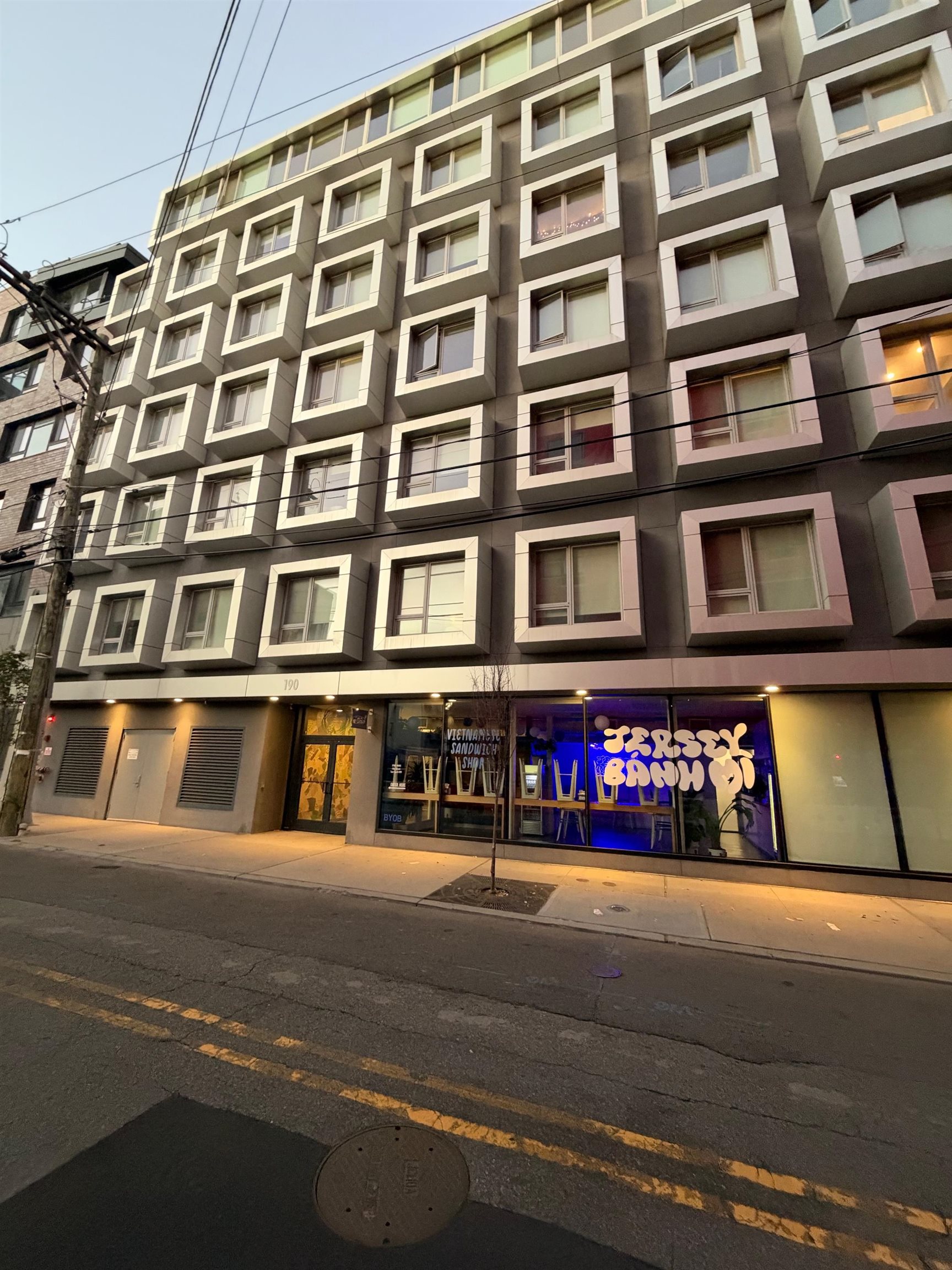 190 ACADEMY ST Unit: 702