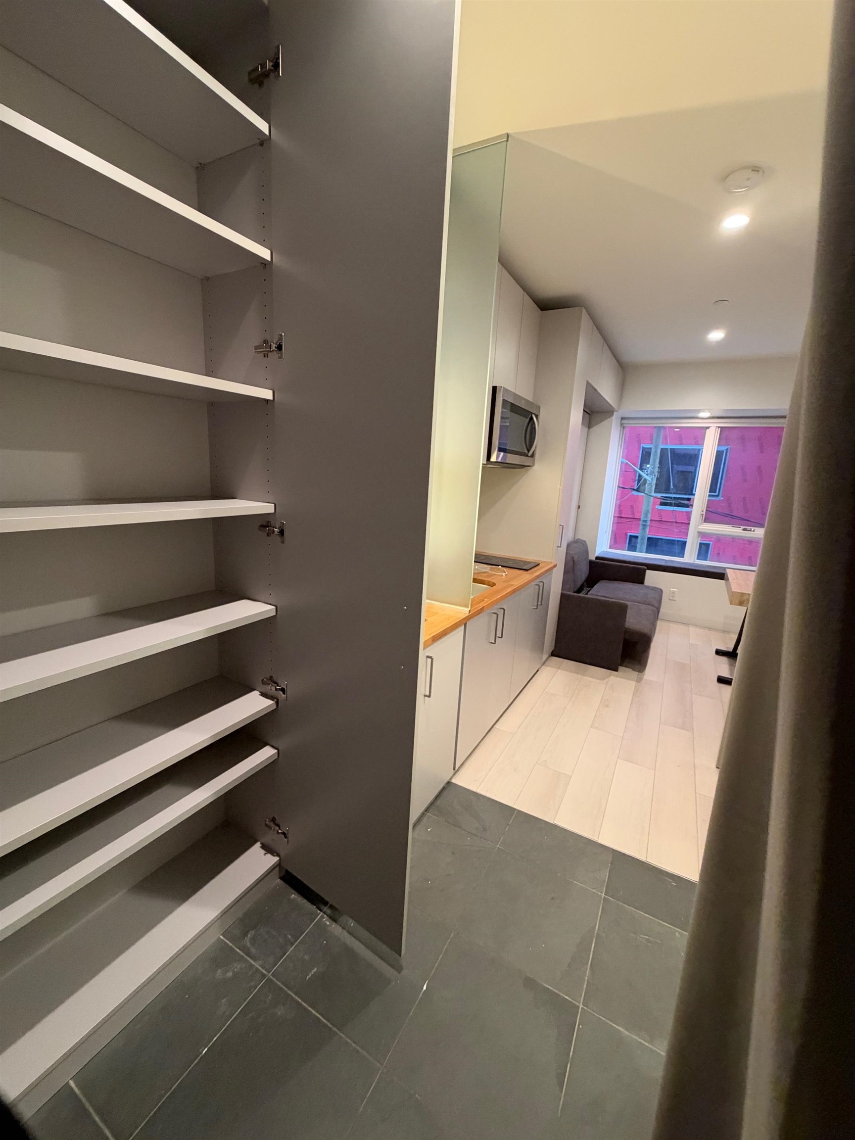 190 ACADEMY ST Unit: 702