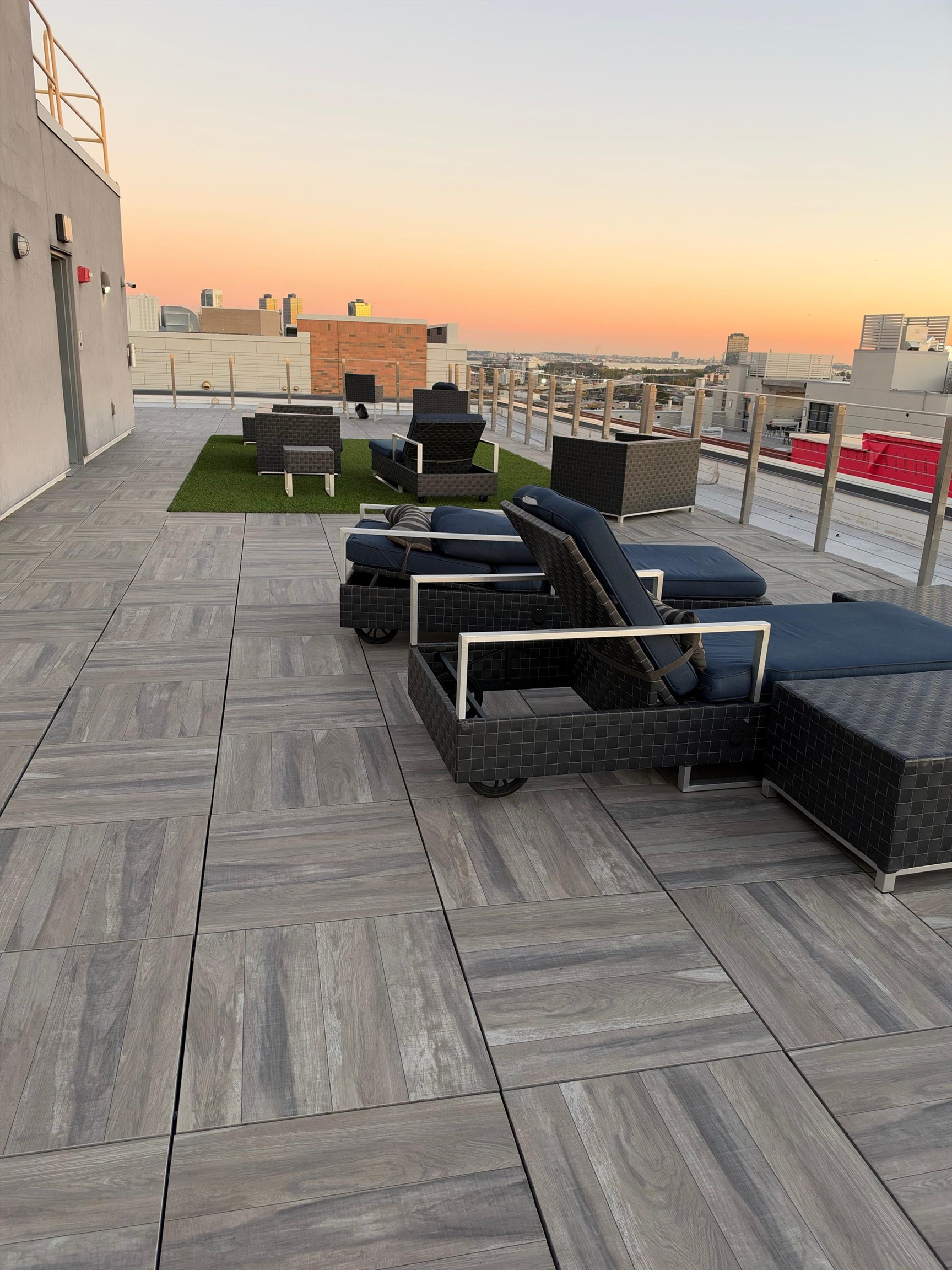 190 ACADEMY ST Unit: 702