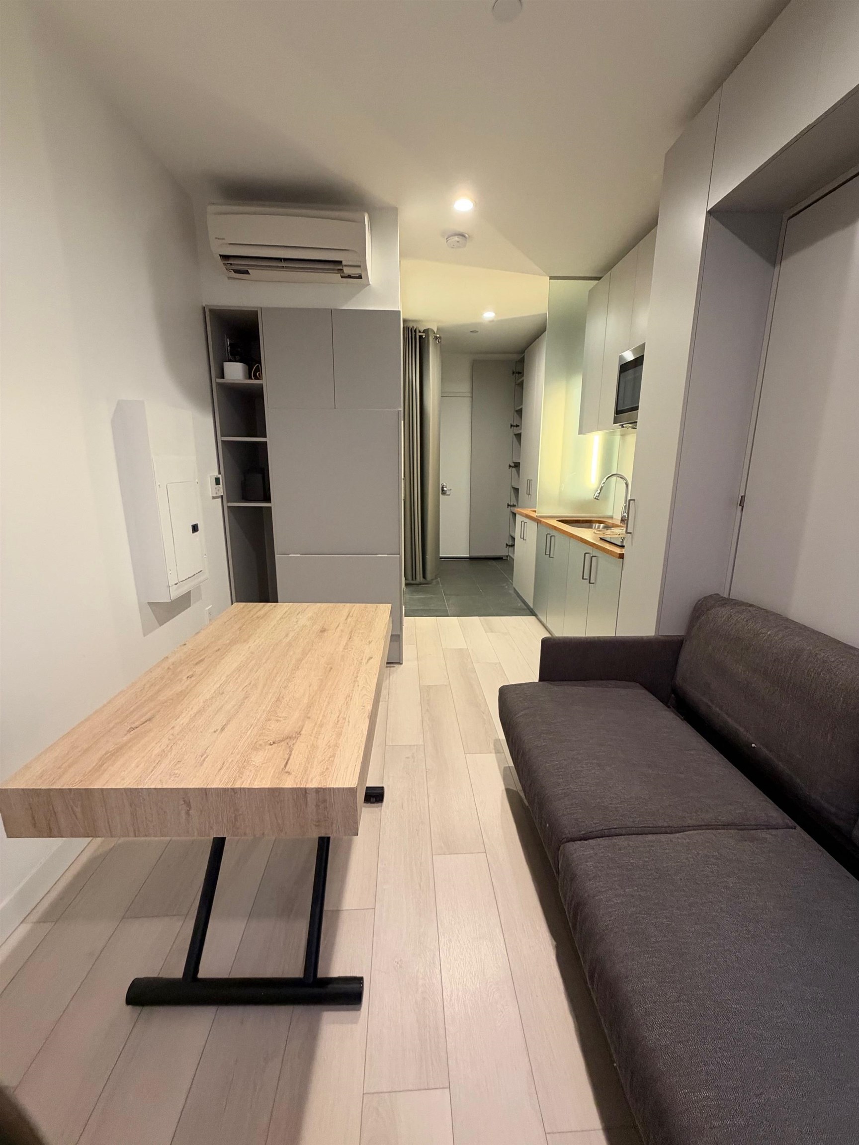 190 ACADEMY ST Unit: 702