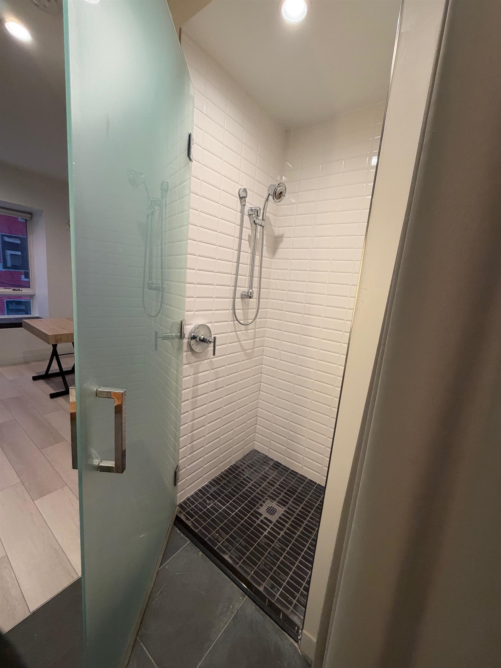 190 ACADEMY ST Unit: 702