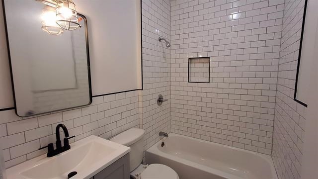 318 28TH ST Unit: 1R