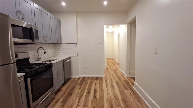 318 28TH ST Unit: 1R