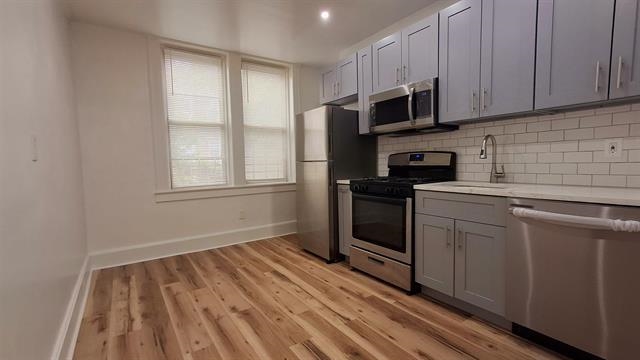 318 28TH ST Unit: 1R