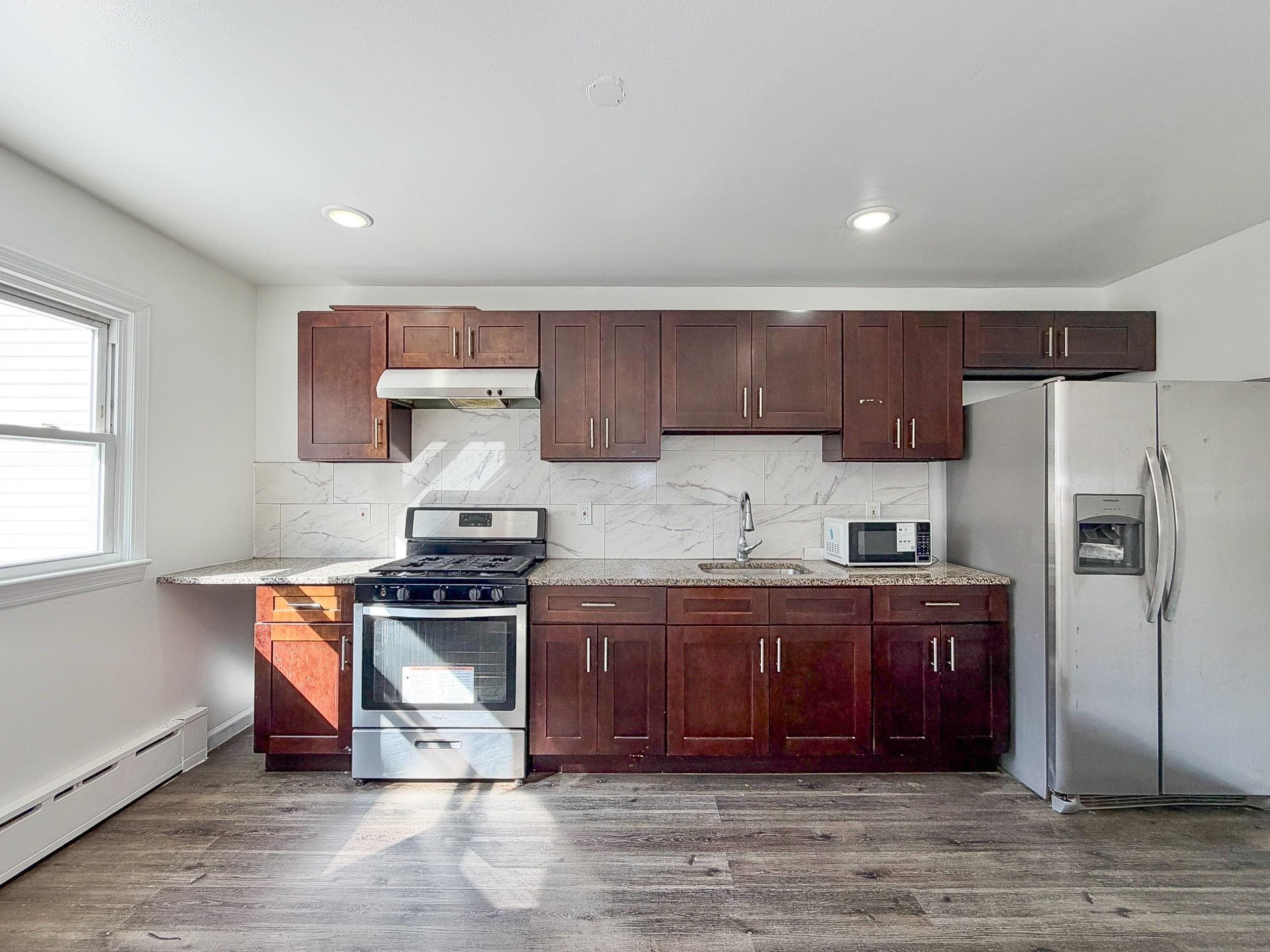 113 THORNE ST Unit: 1