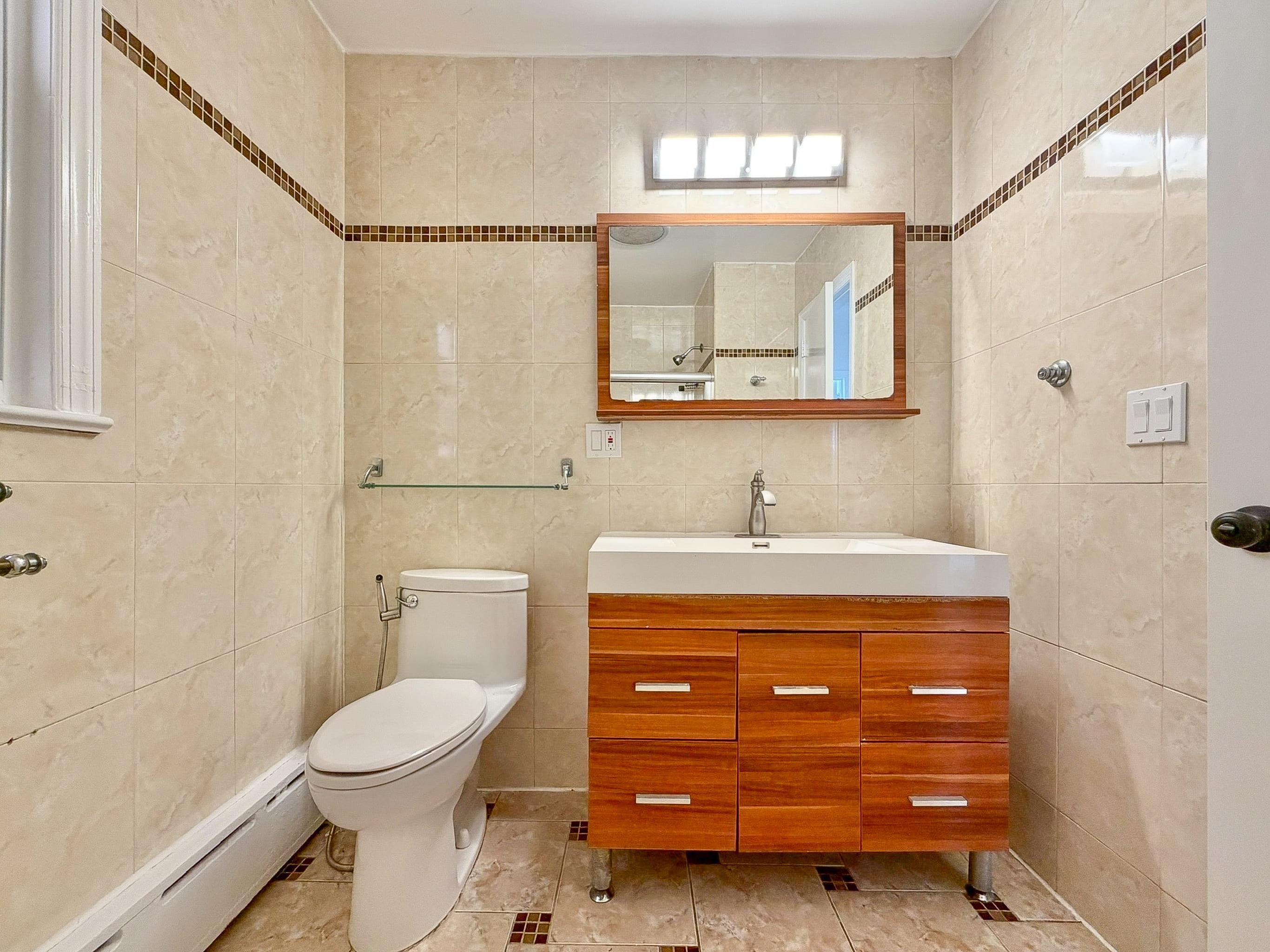 113 THORNE ST Unit: 1