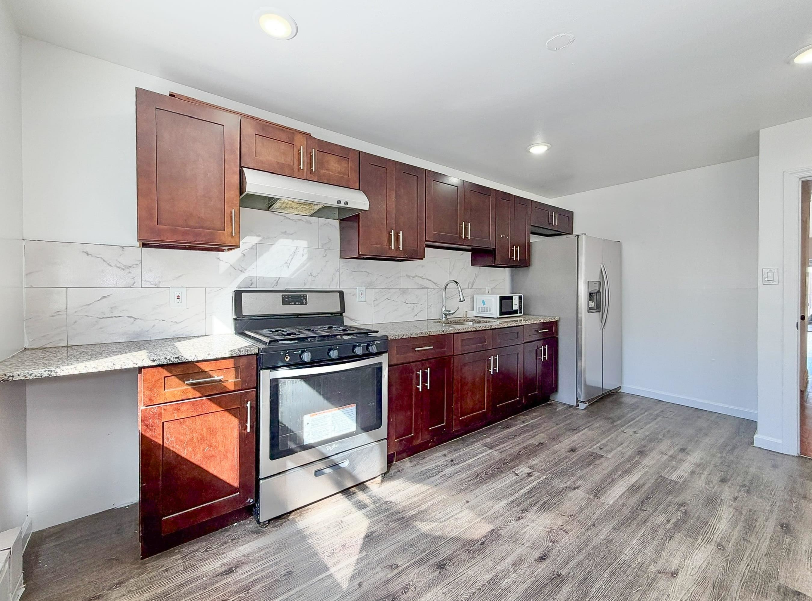 113 THORNE ST Unit: 1