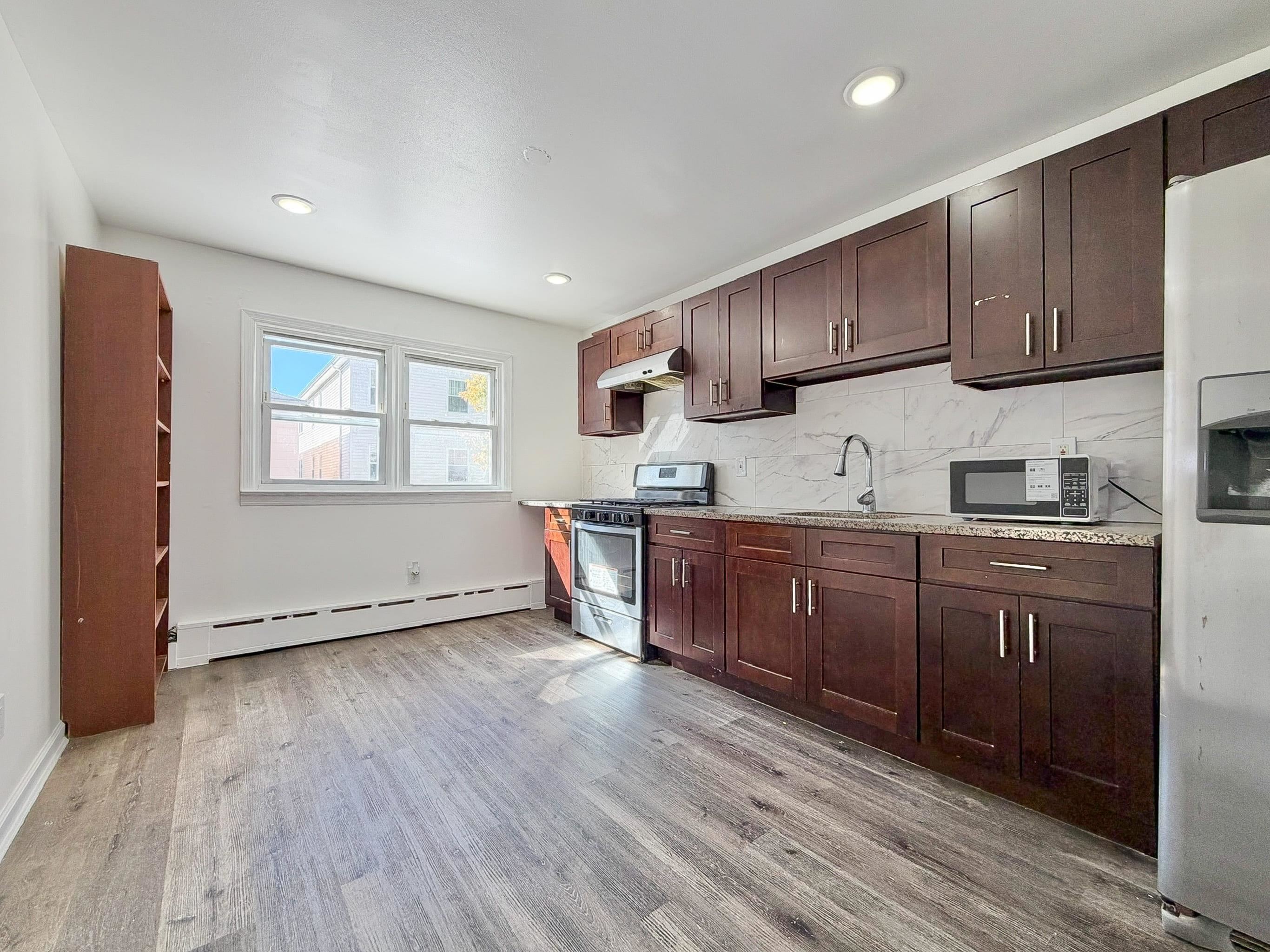 113 THORNE ST Unit: 1