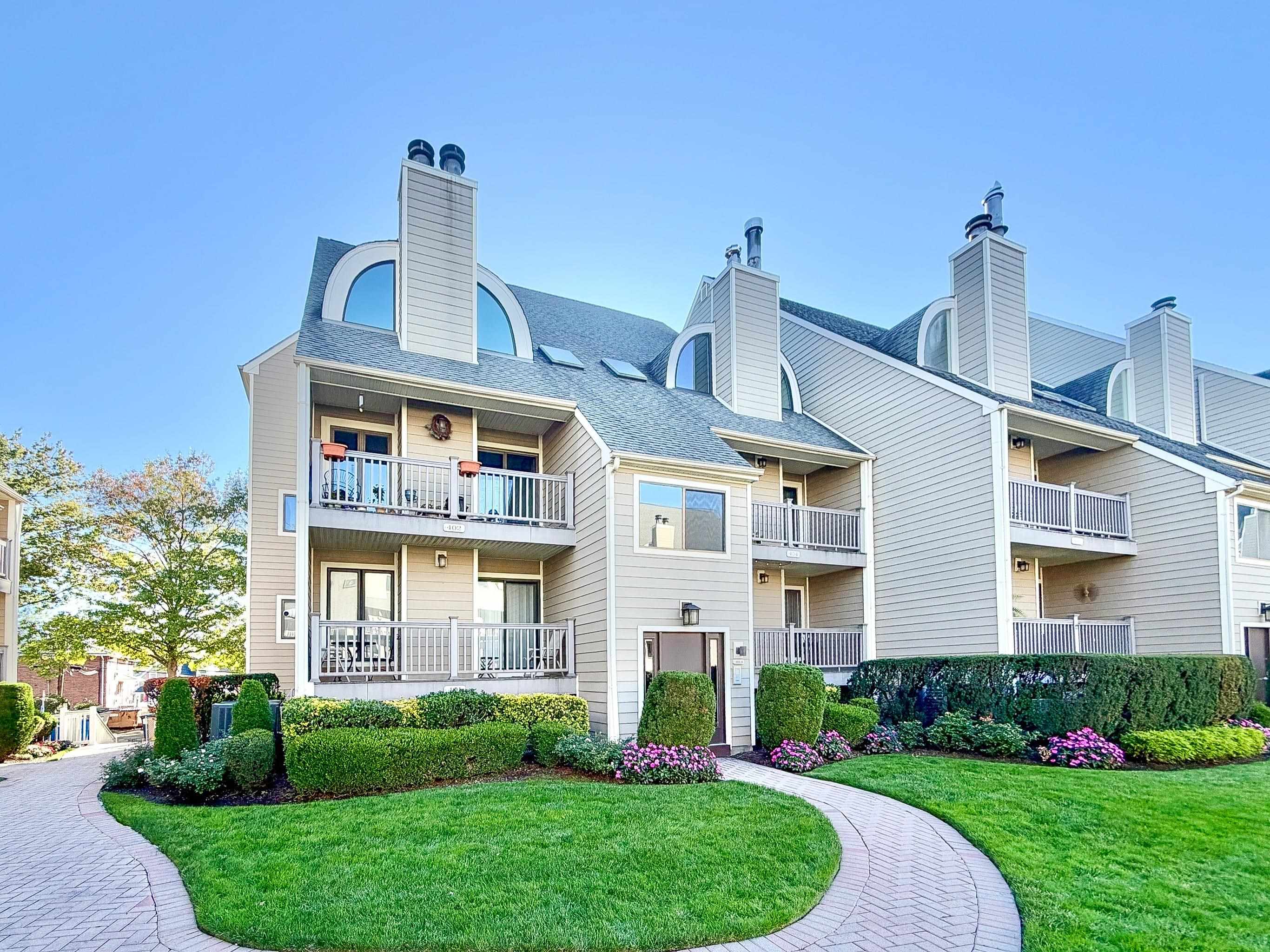 403 RIVER RENAISSANCE