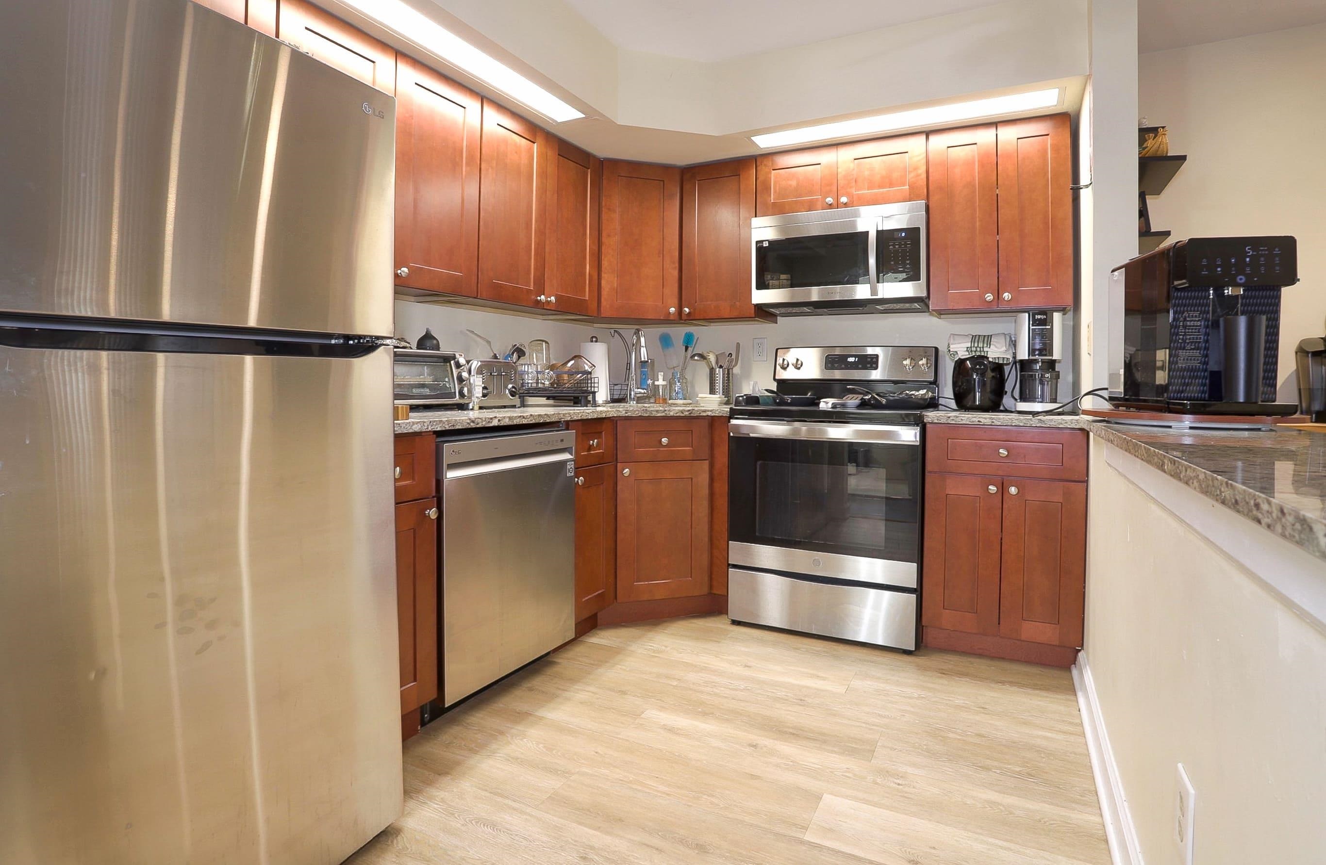 403 RIVER RENAISSANCE