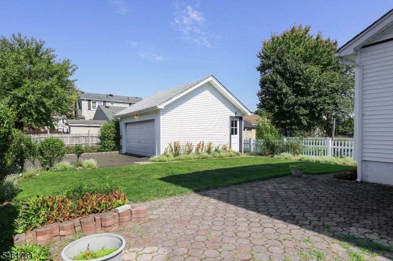 298 Hemlock Ave