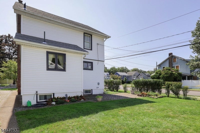 298 Hemlock Ave