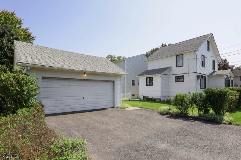 298 Hemlock Ave
