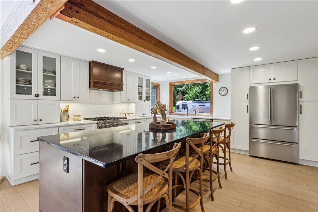 8110 Ridge Road