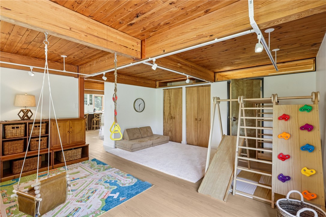 8110 Ridge Road
