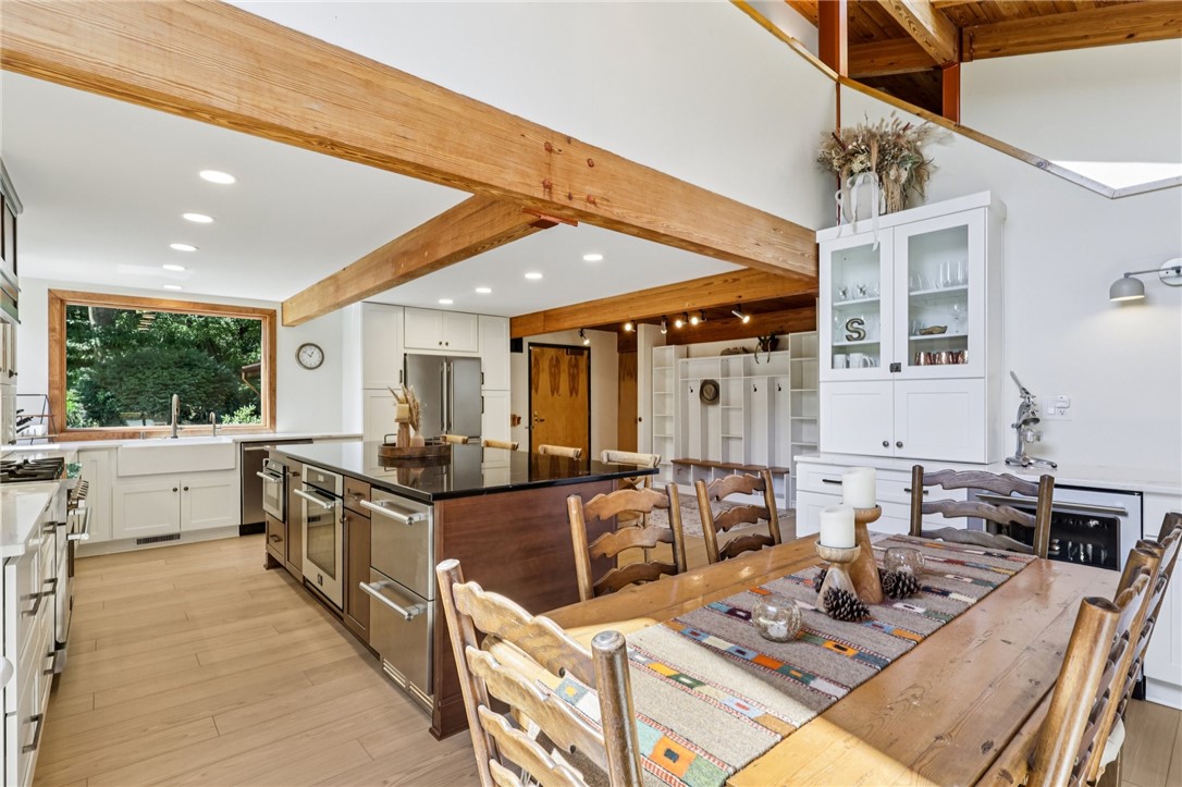 8110 Ridge Road