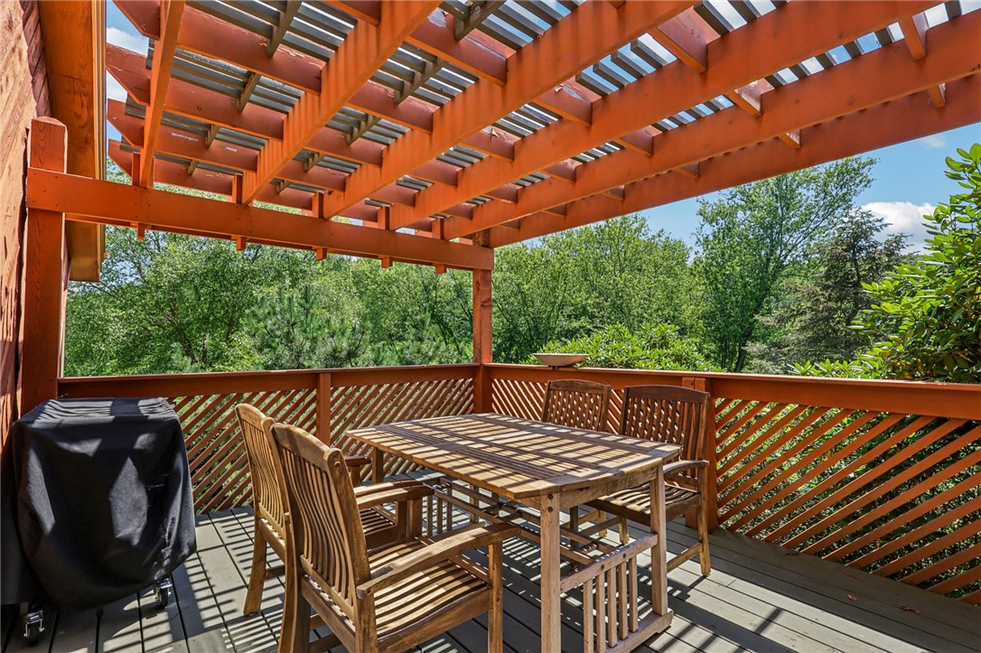 8110 Ridge Road