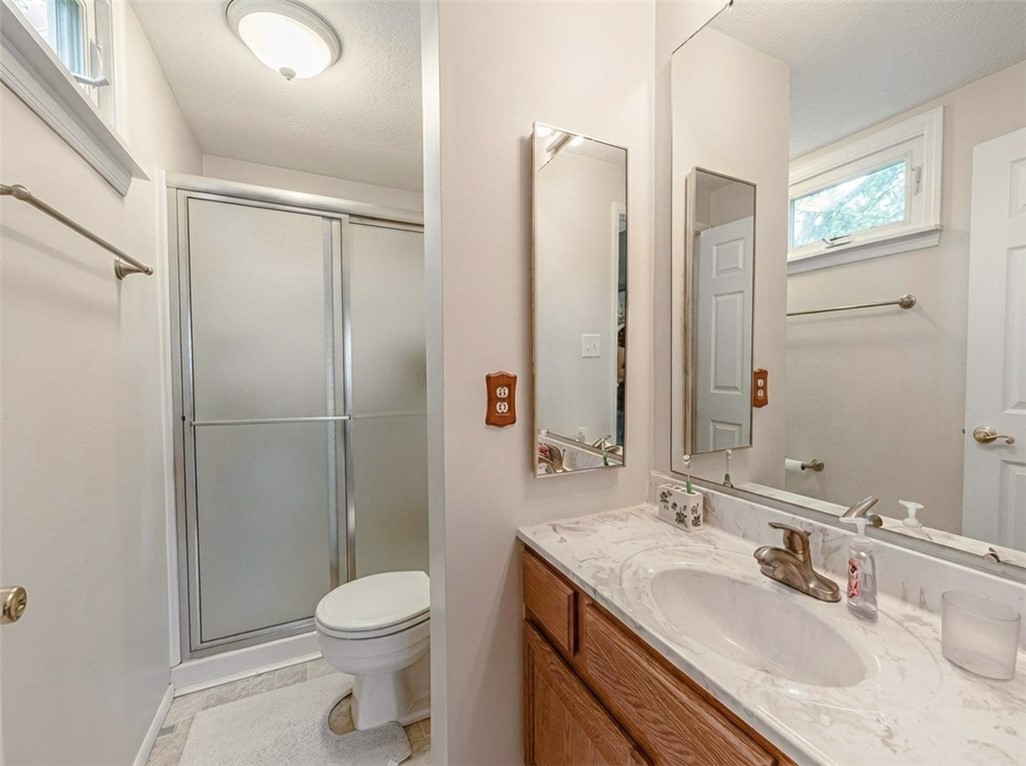 39 Forest Glen Dr